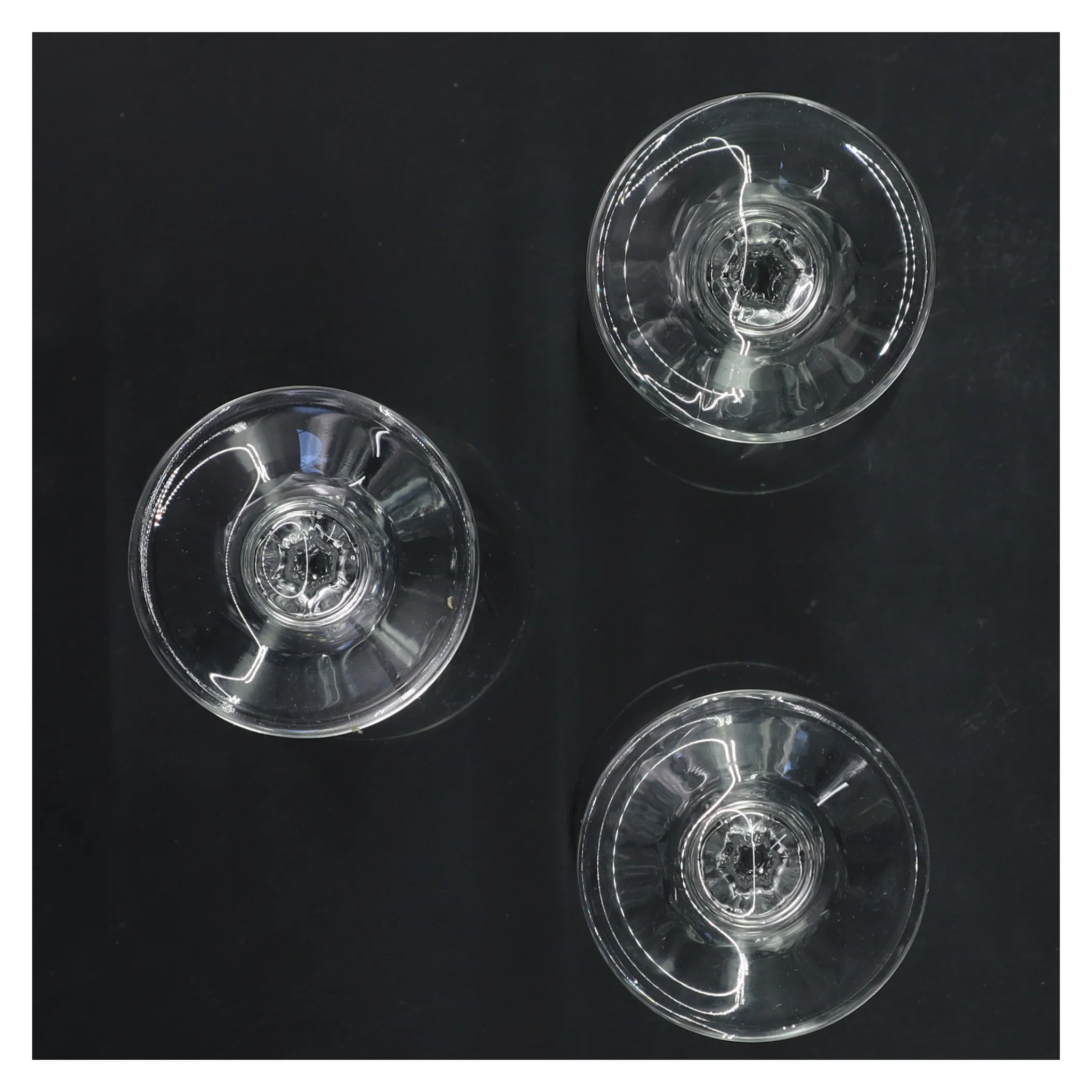 Tre krystalglas (str. 3 stk Ø 7,5 cm længde 16 cm)