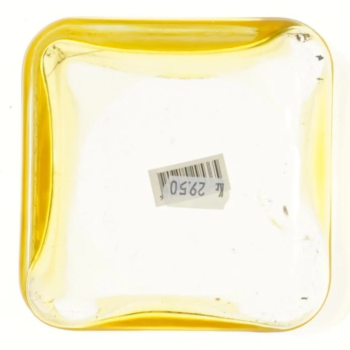 Kvadratisk gul glasvase (str. 12x12x12 cm)