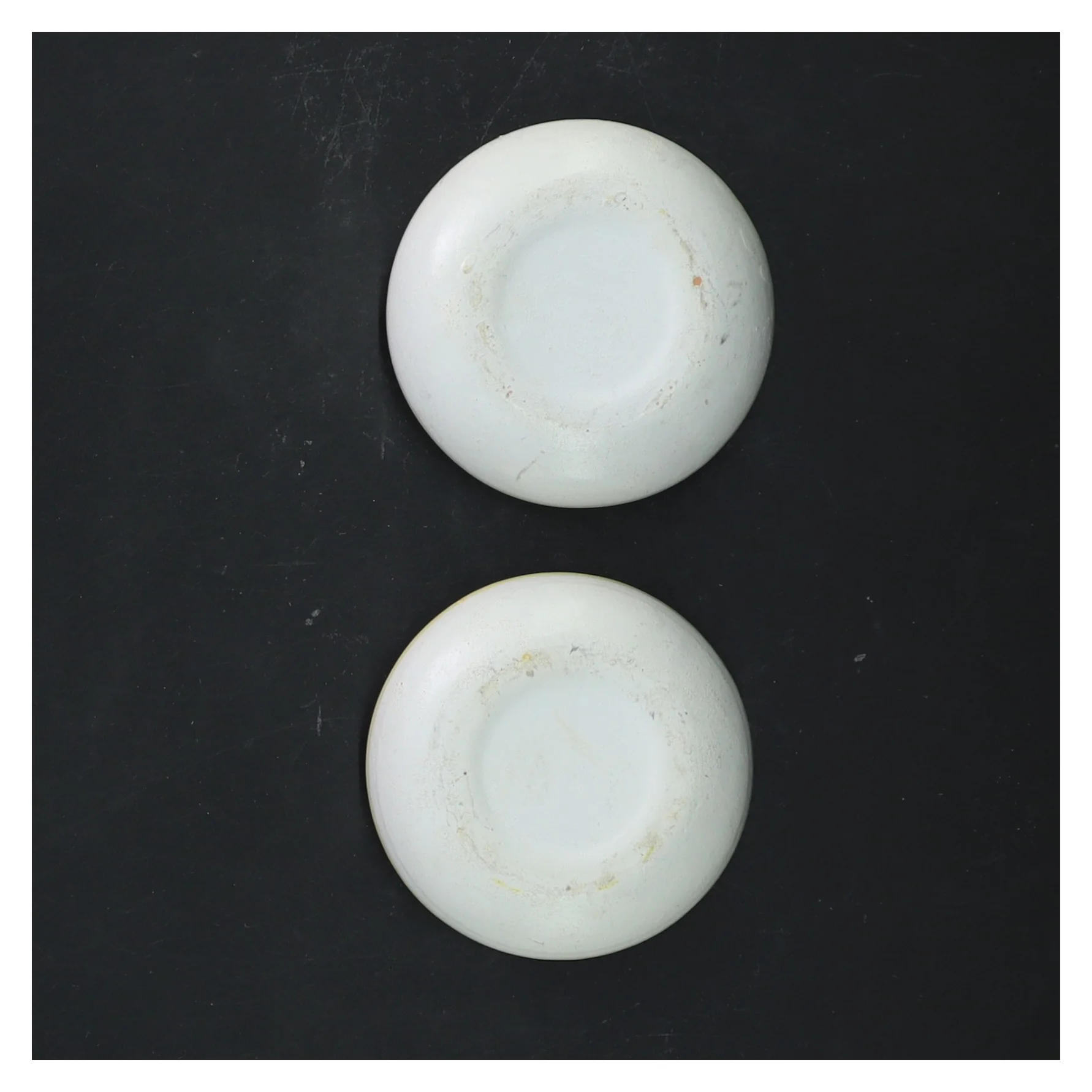 To lysestager i keramik (str. 2 styk, 7,5x3 cm)