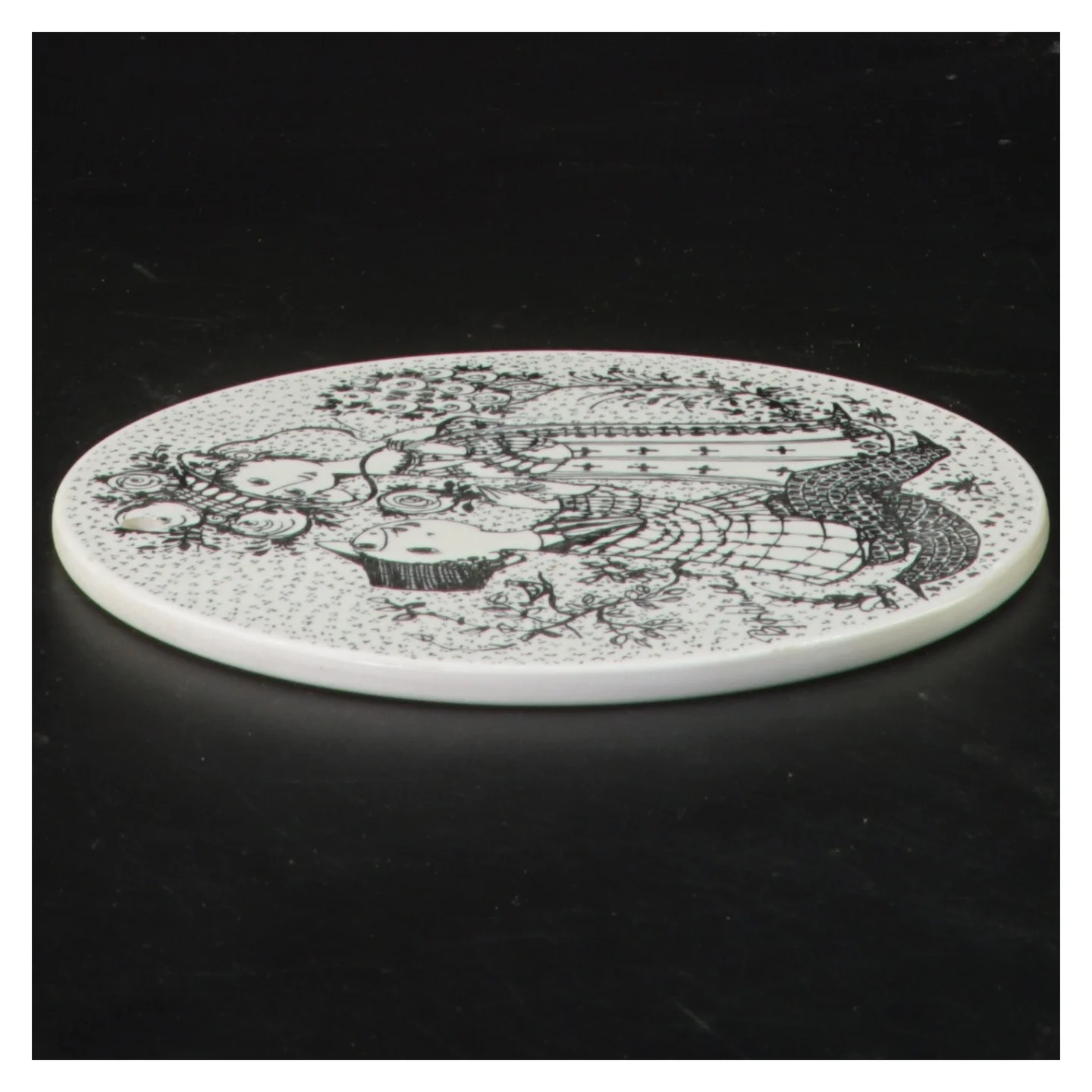 Dekorativ platte med motiv fra Bjørn Wiinblad (str. Ø 15,5 cm)