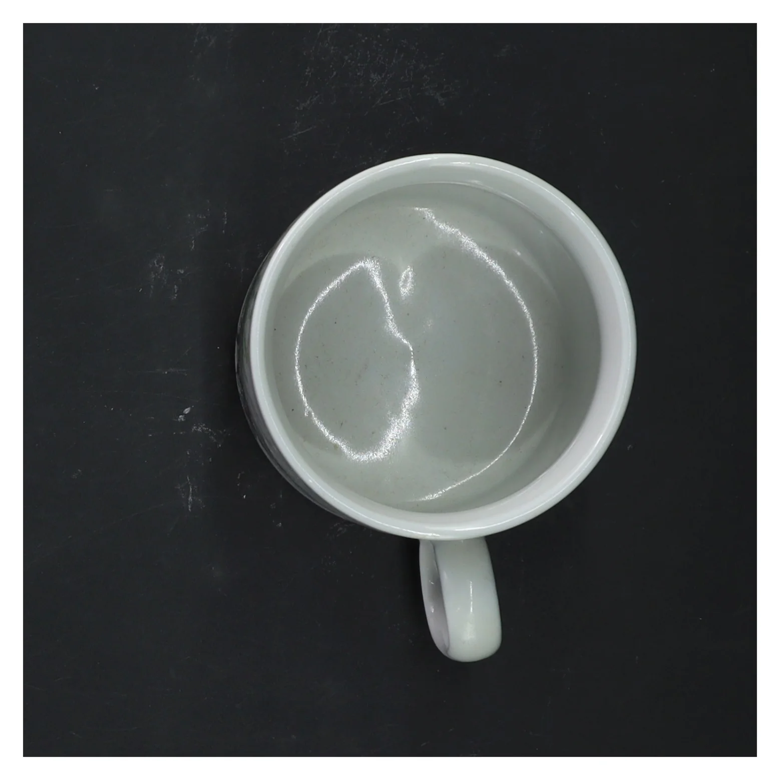 Porcelænskrus med H.C. Andersen motiv fra Thun (str. 9 cm)