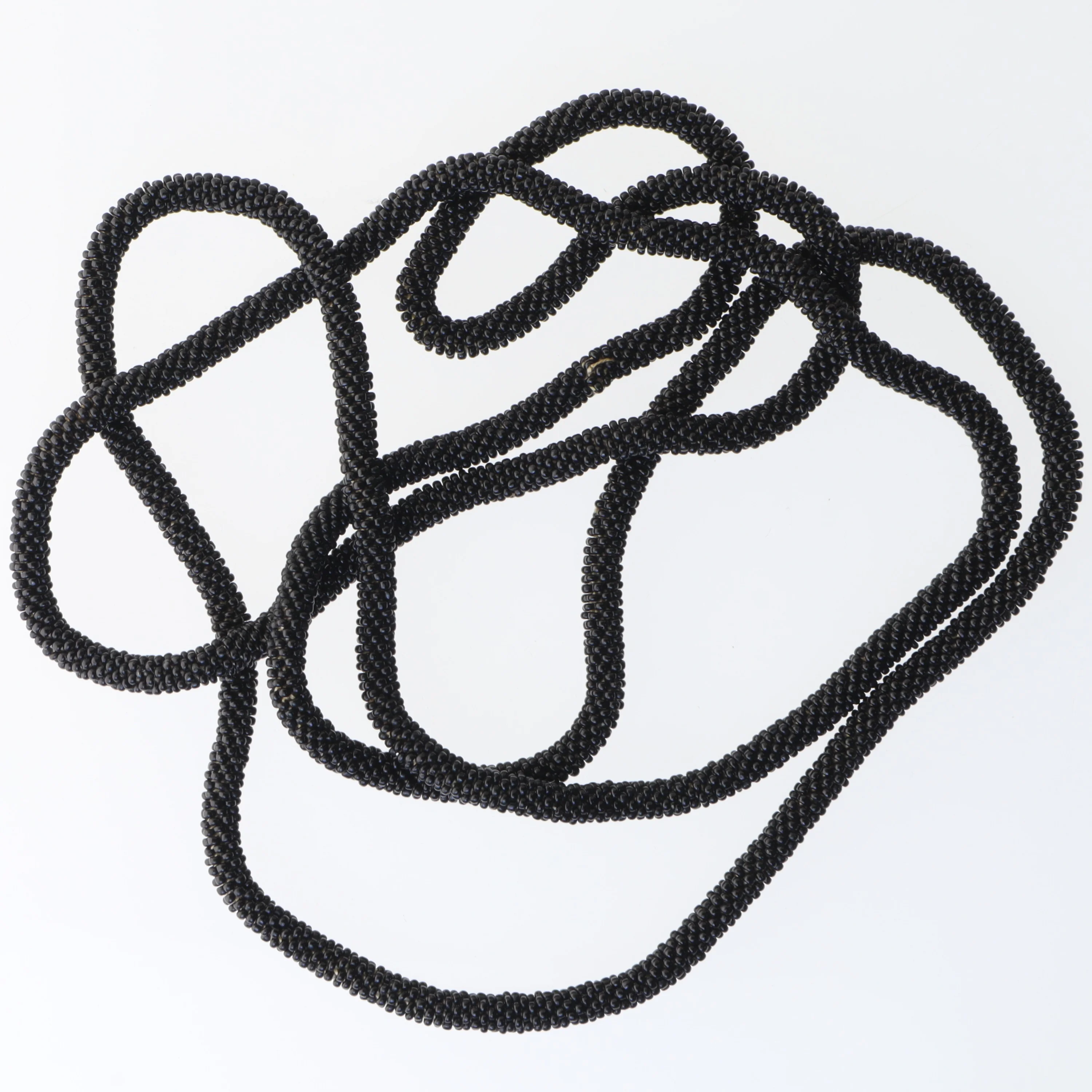 Sort perlekæde (str. 84 cm)