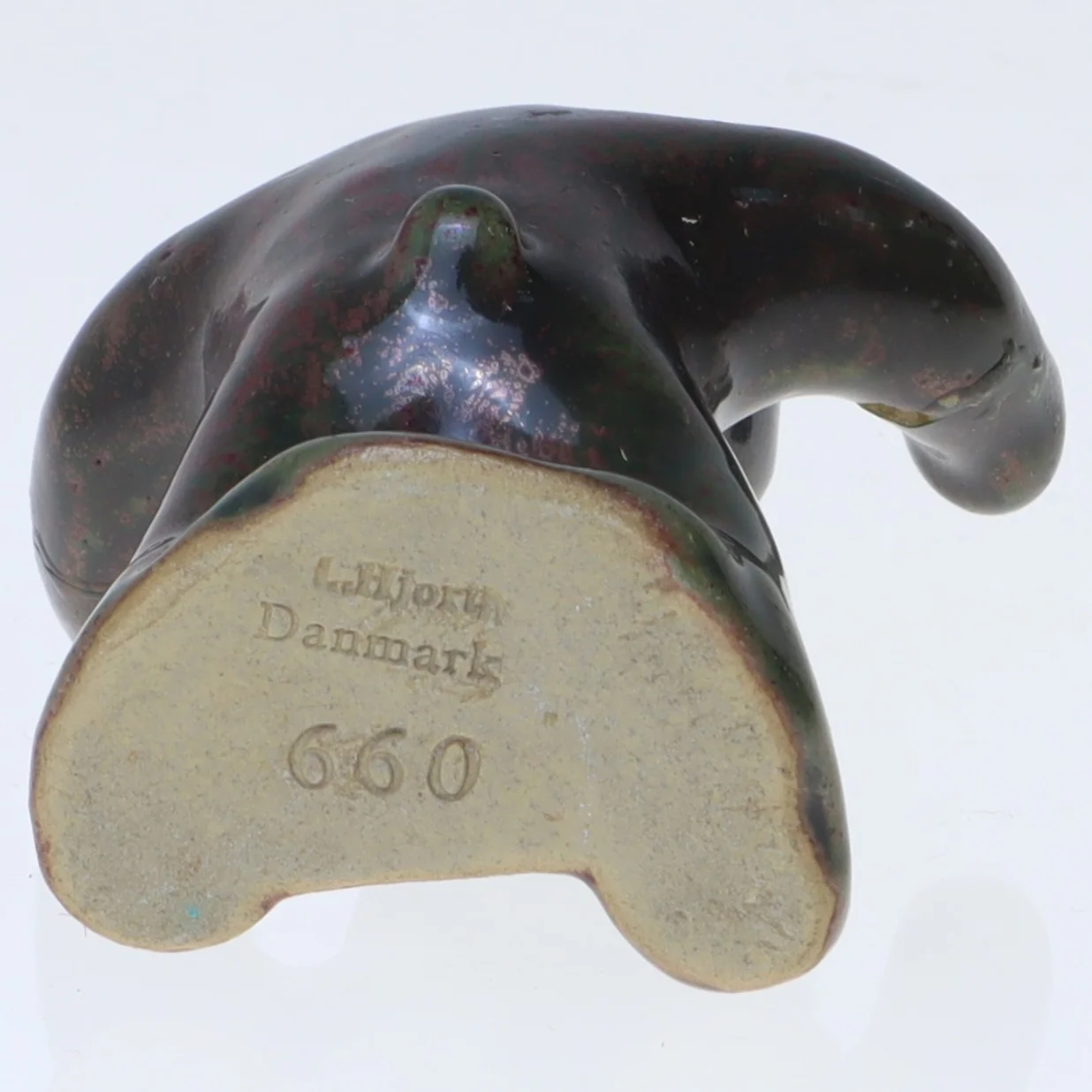 Keramik bjørneskulptur fra L. Hjorth (str. 7 cm)