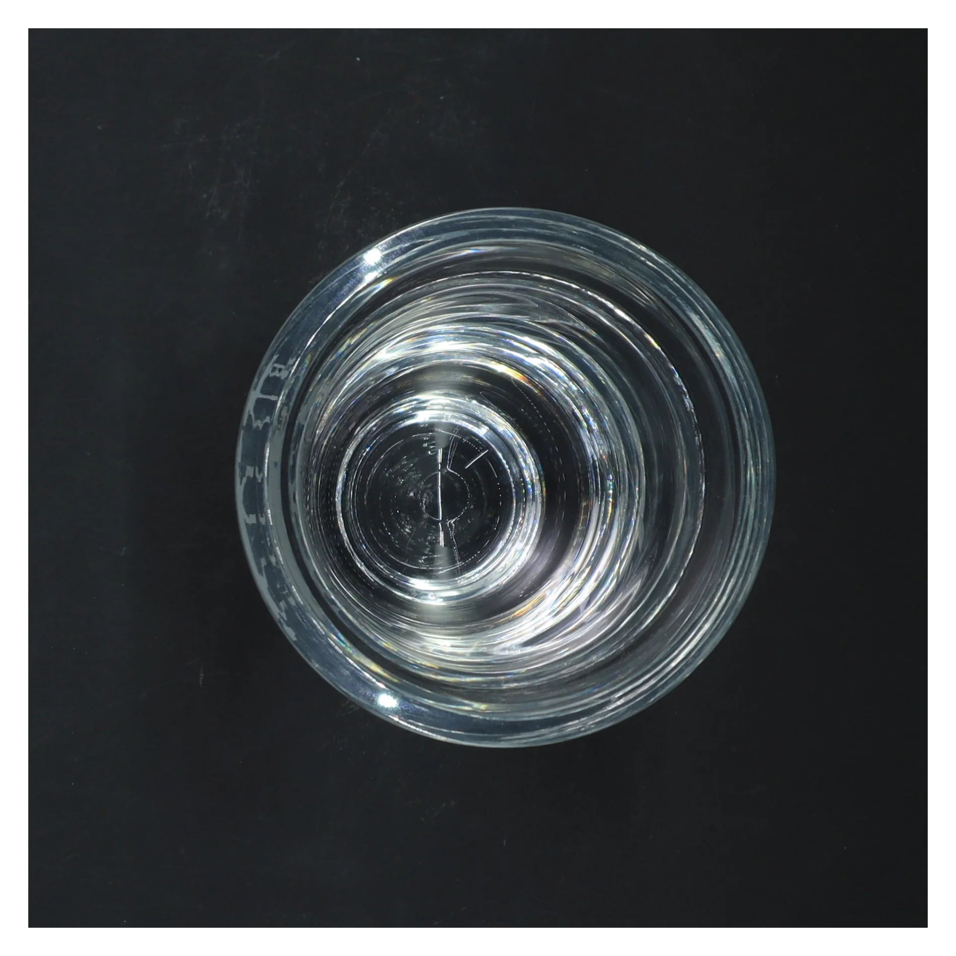 Glasvase med hestegravering (str. 17 cm)