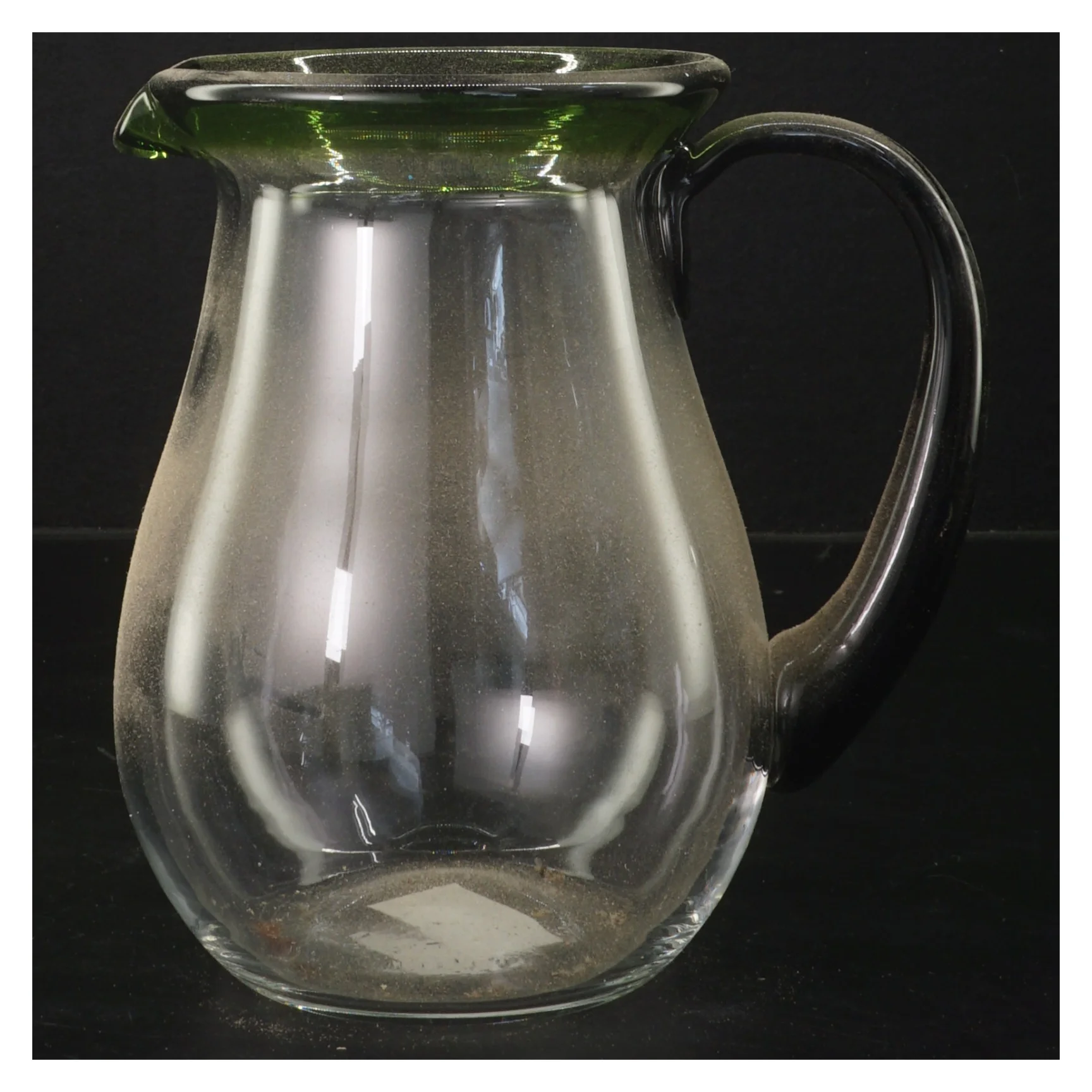 Glas kande med grøn kant (str. 17x13 cm)