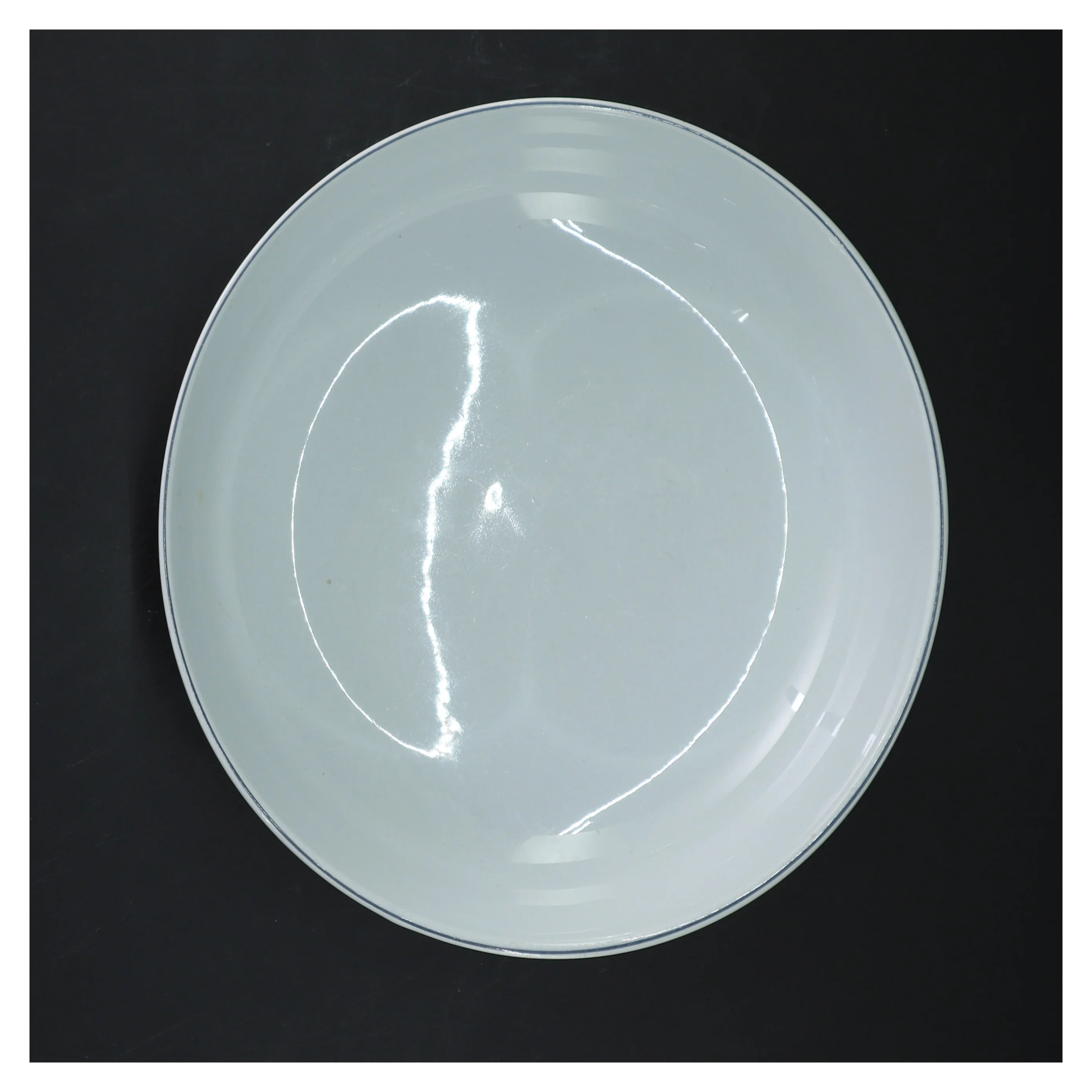 Hvid porcelænsskål fra Royal Copenhagen blå kant (str. Ø 21 cm)