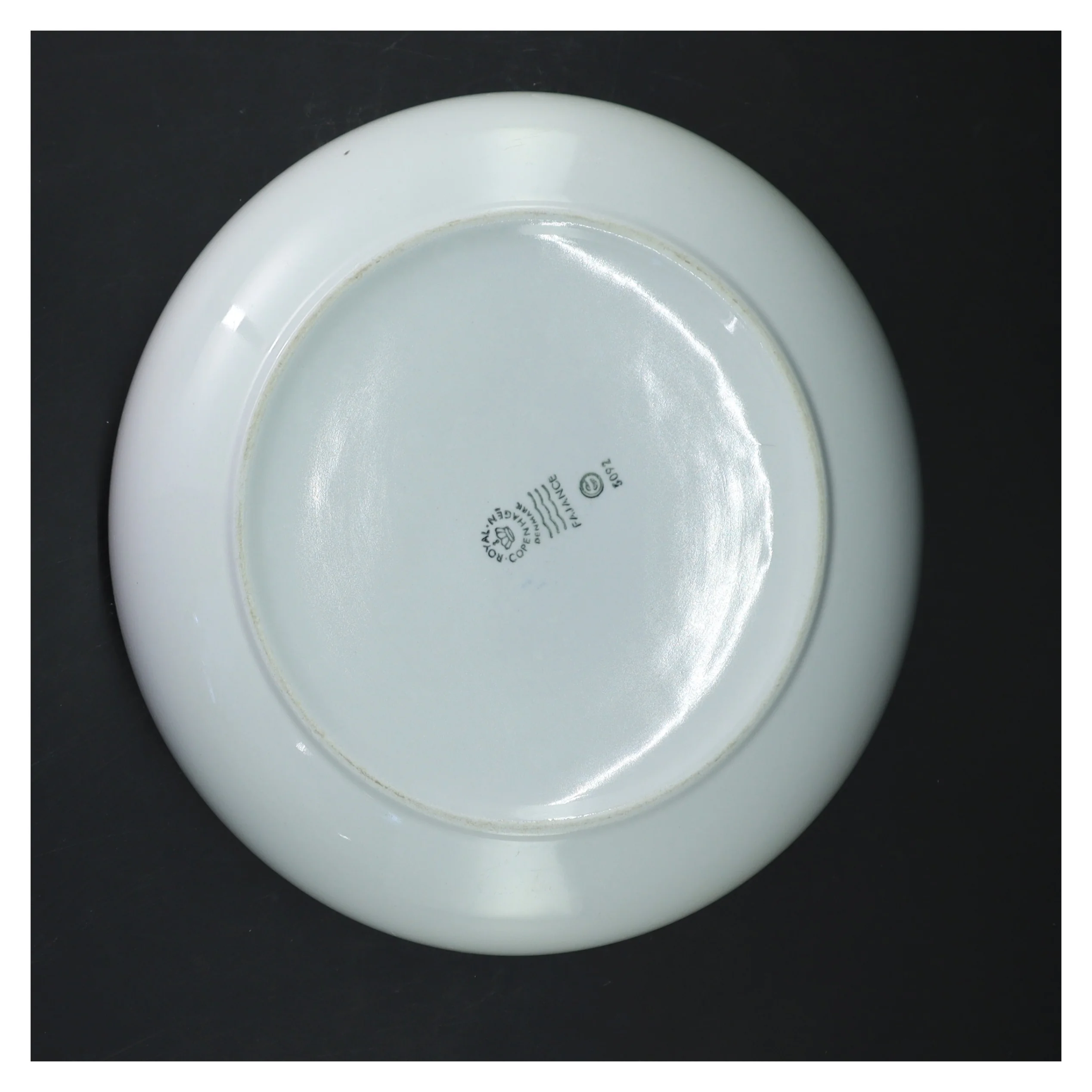 Hvid porcelænsskål fra Royal Copenhagen blå kant (str. Ø 21 cm)