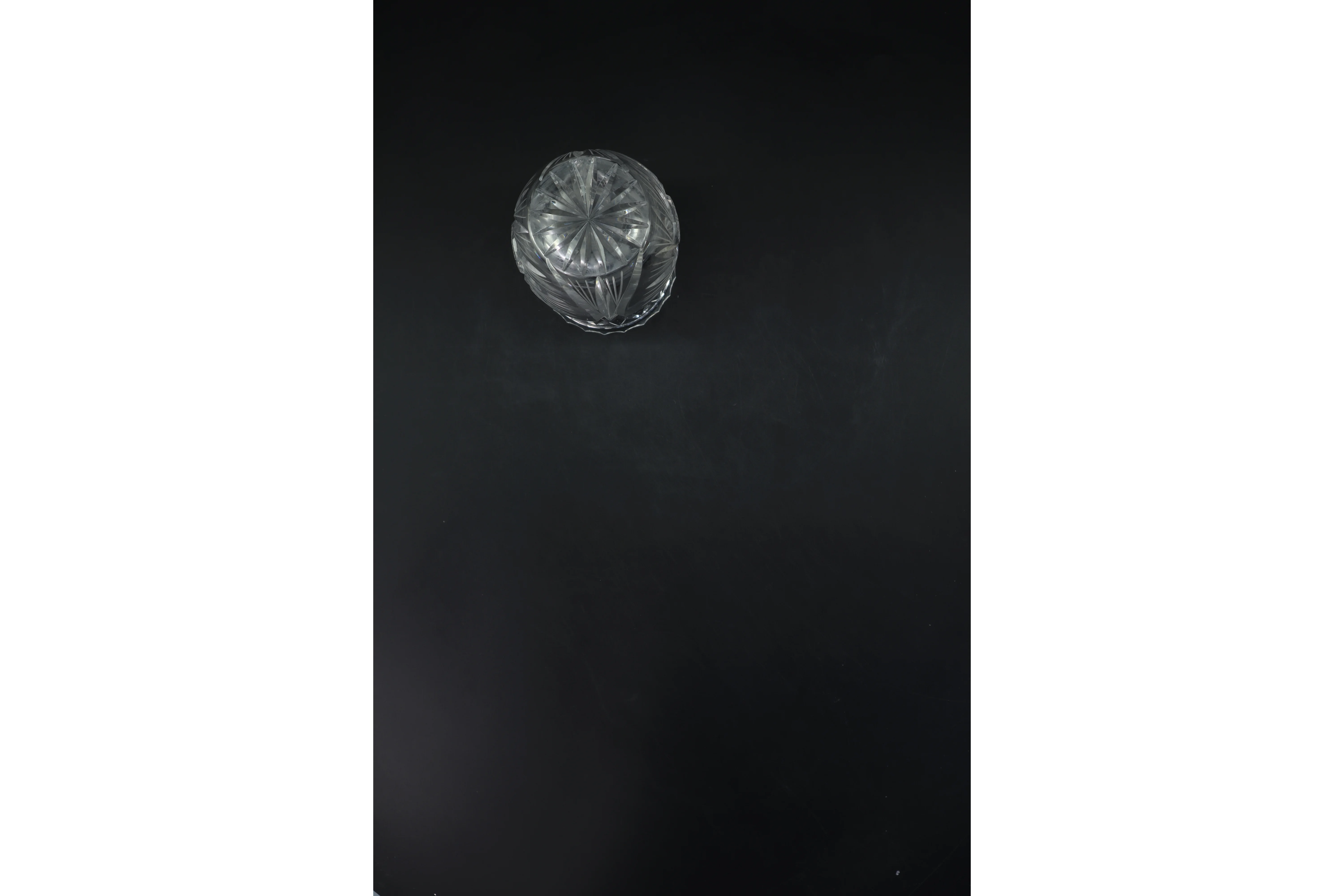 Krystalvase (str. Ø 10 cm længde 21 cm)