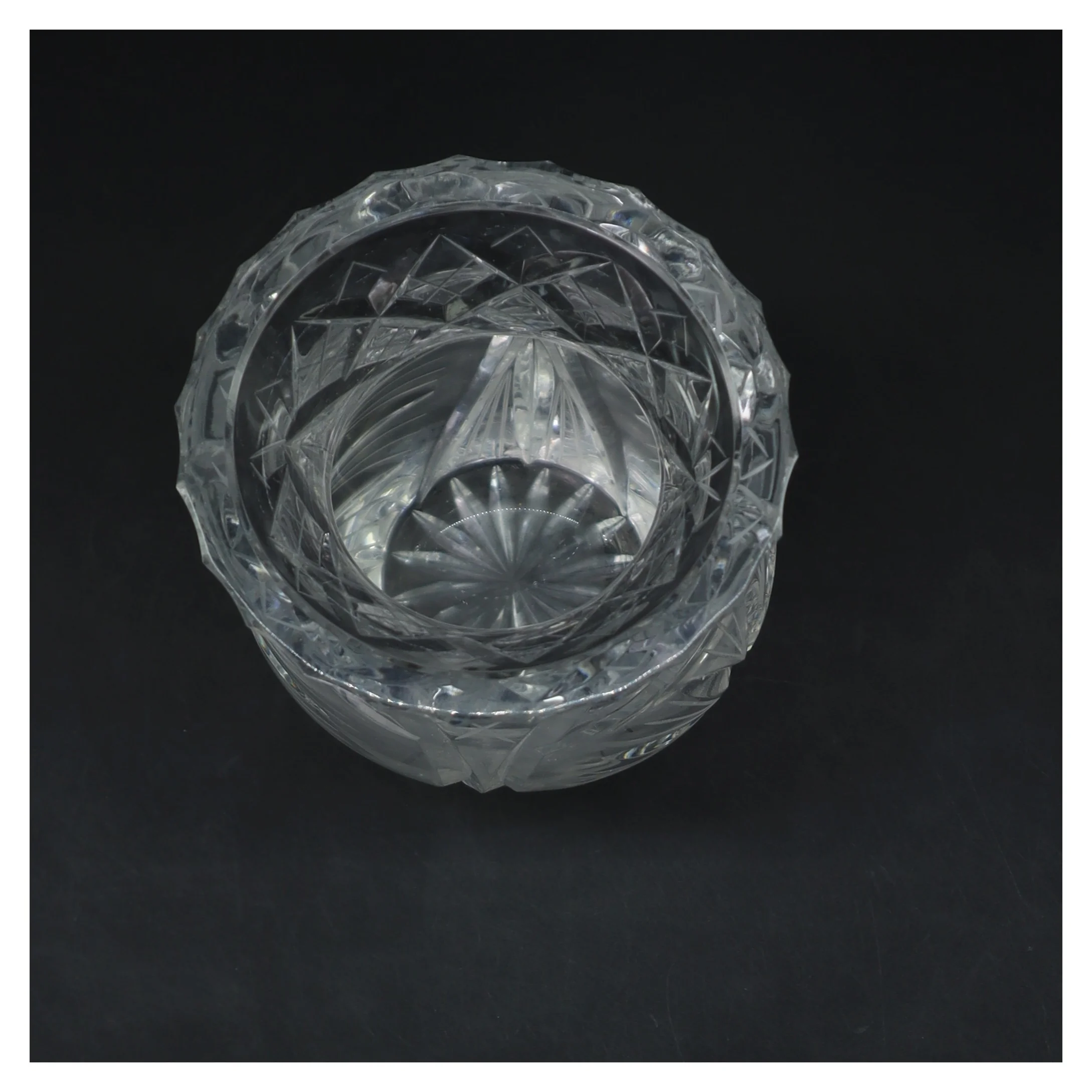 Krystalvase (str. Ø 10 cm længde 21 cm)