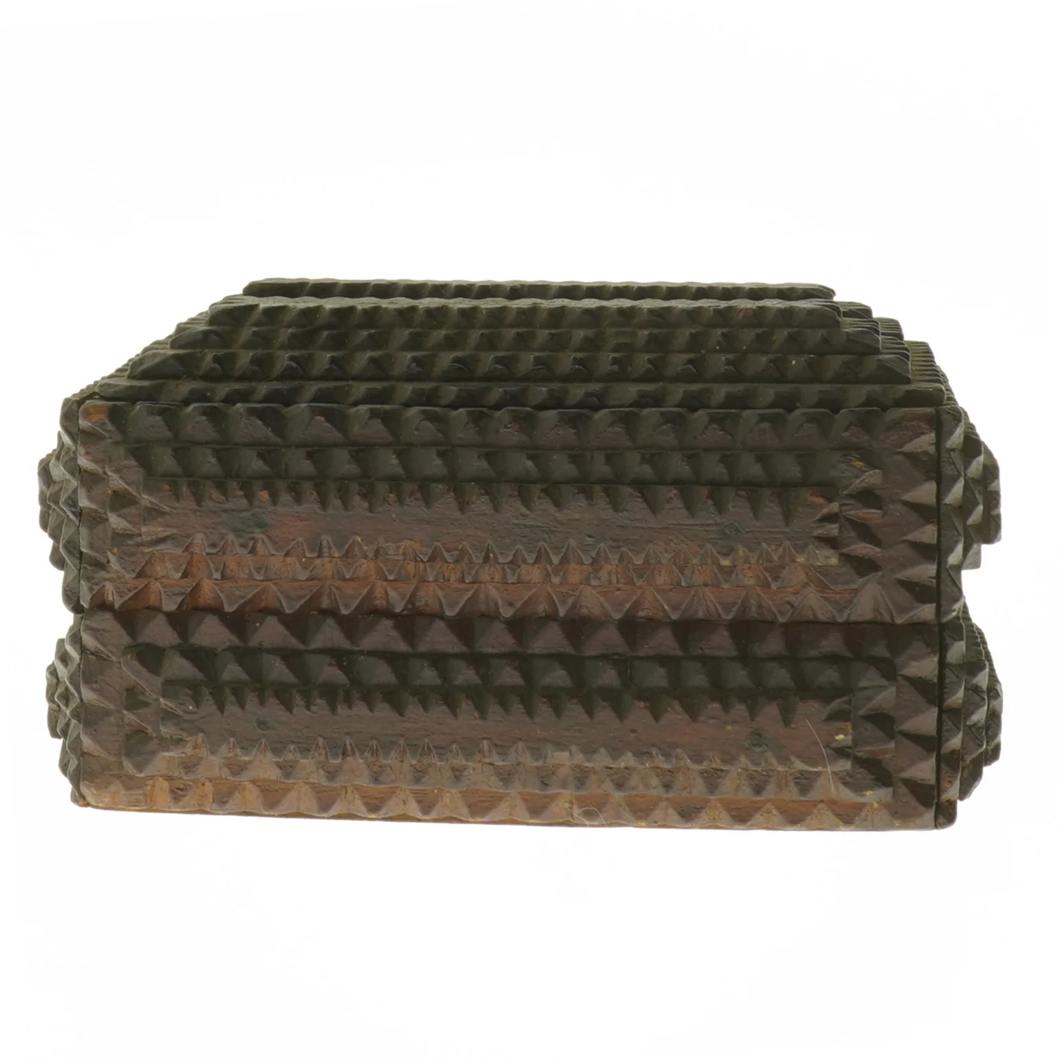 Antik cigarkasse med udsmykning (str. 20x15 cm)