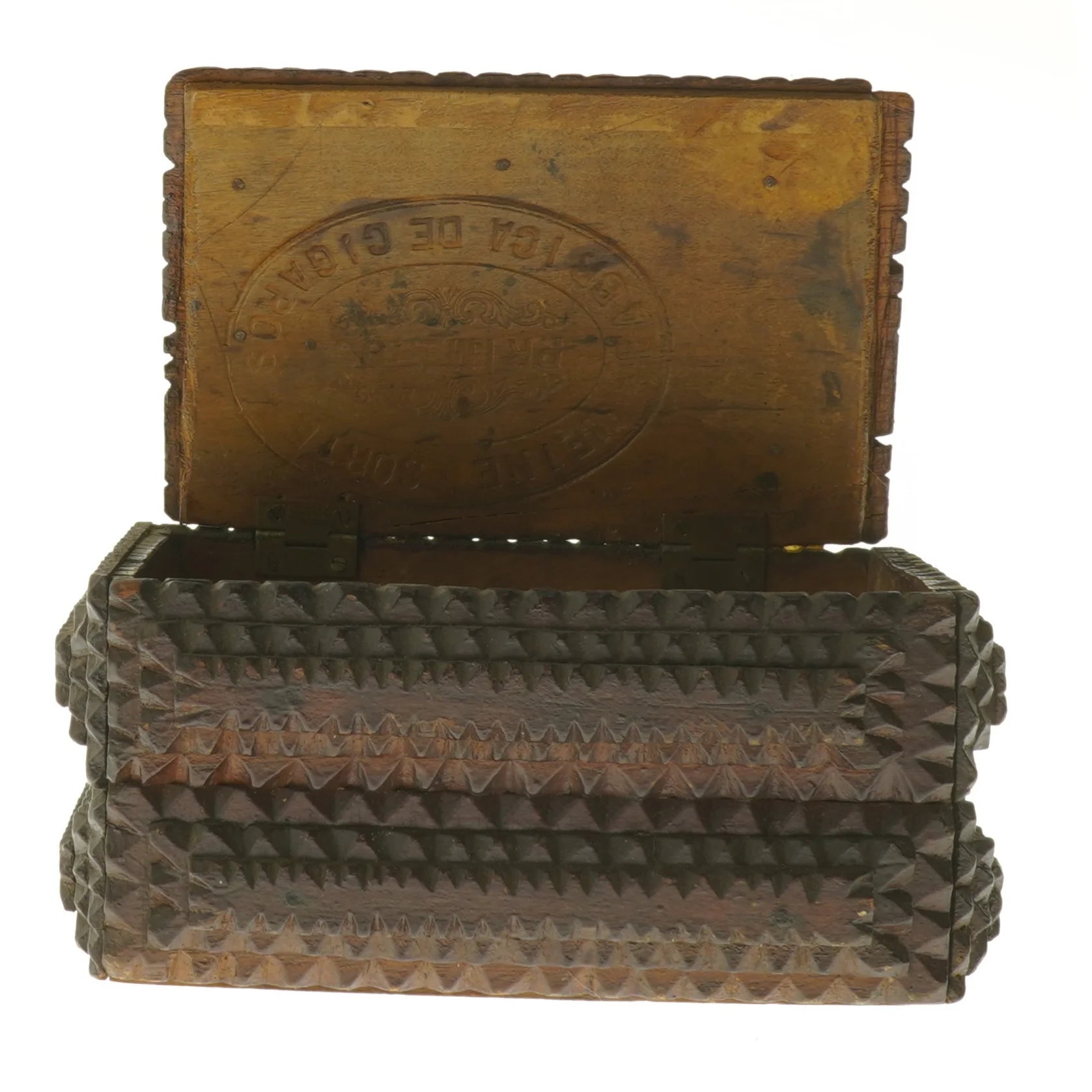 Antik cigarkasse med udsmykning (str. 20x15 cm)