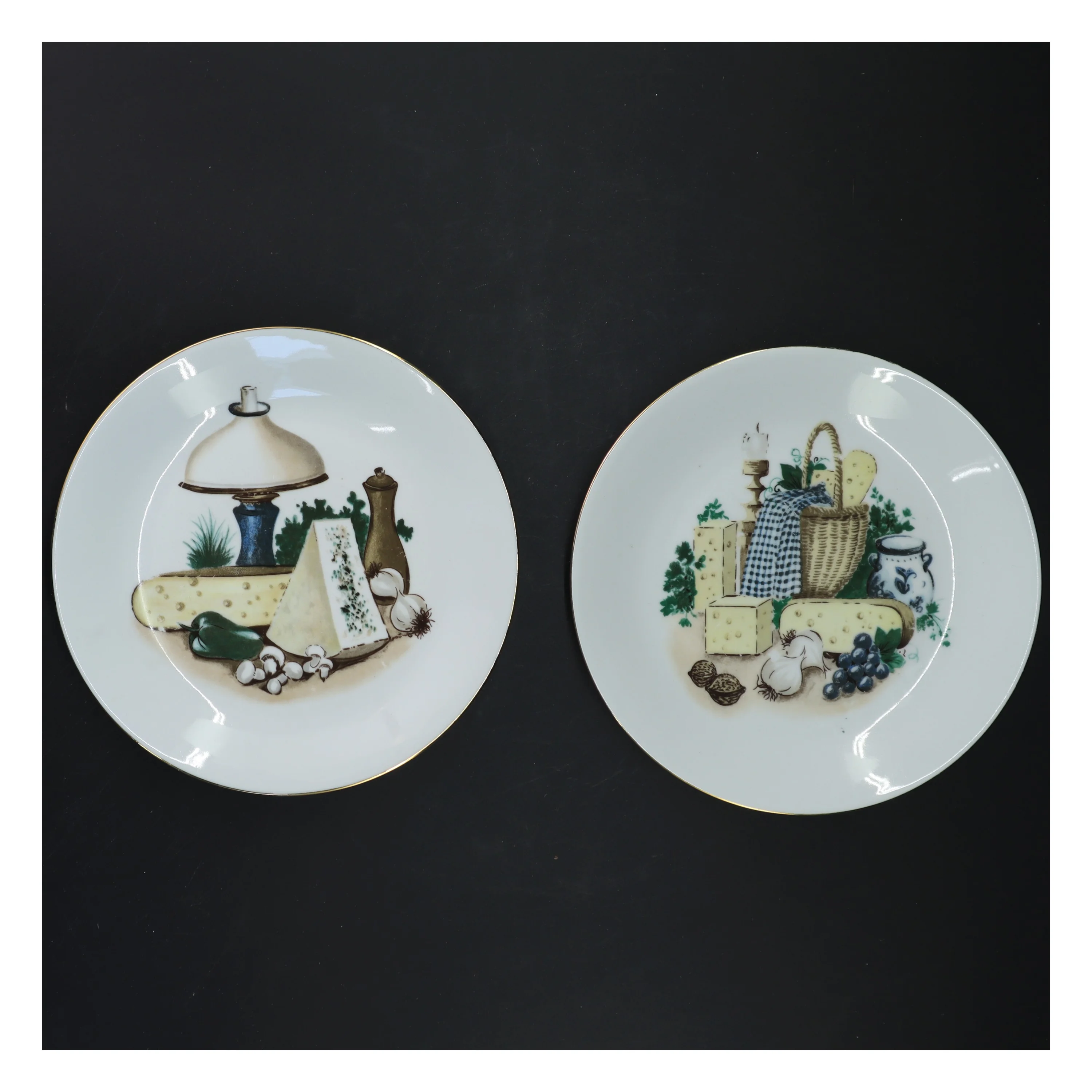 Sæt af dekorative tallerkener med ostemotiv (str. Ø 19 cm)