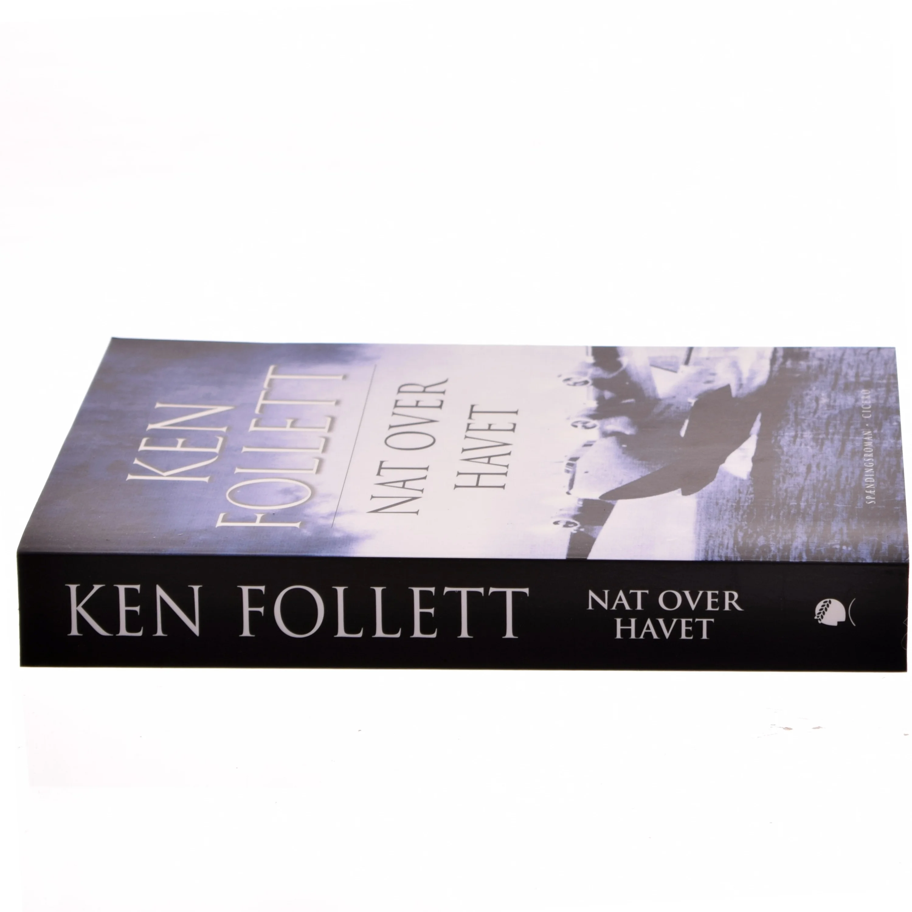 Nat over havet af Ken Follett (Bog)