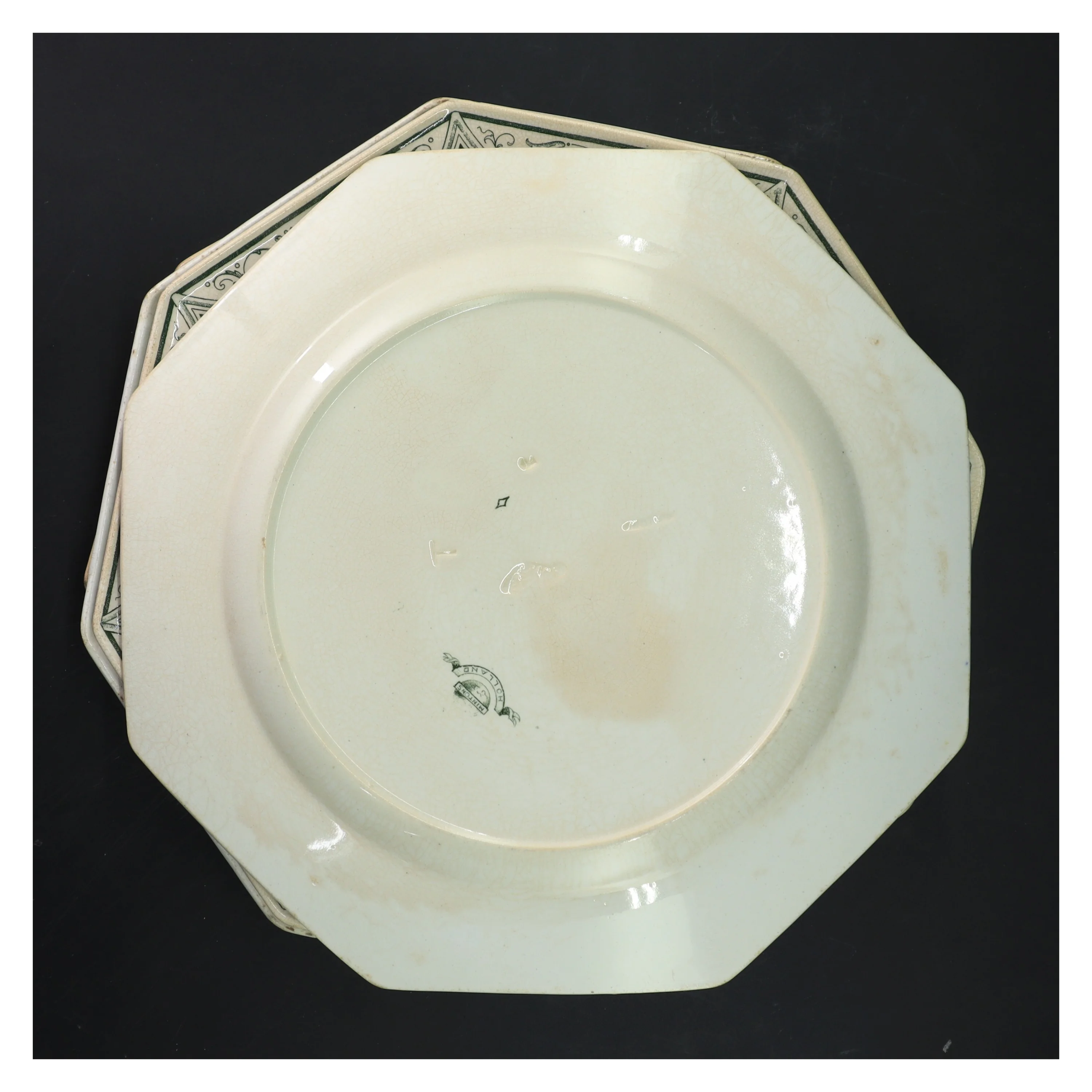 Seks mønstrede tallerkener (str. 6 stk 25,5 cm)