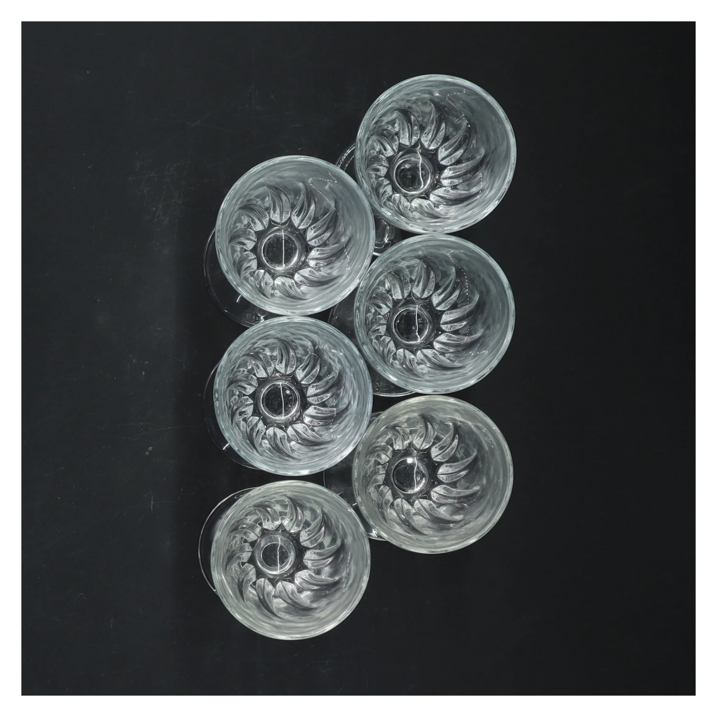 6 glas med stilk (str. 6 styk, 11,5x5 cm)