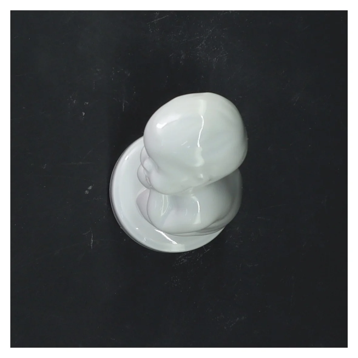 Porcelænsfigur af barn fra Royal Copenhagen (str. 12 cm)