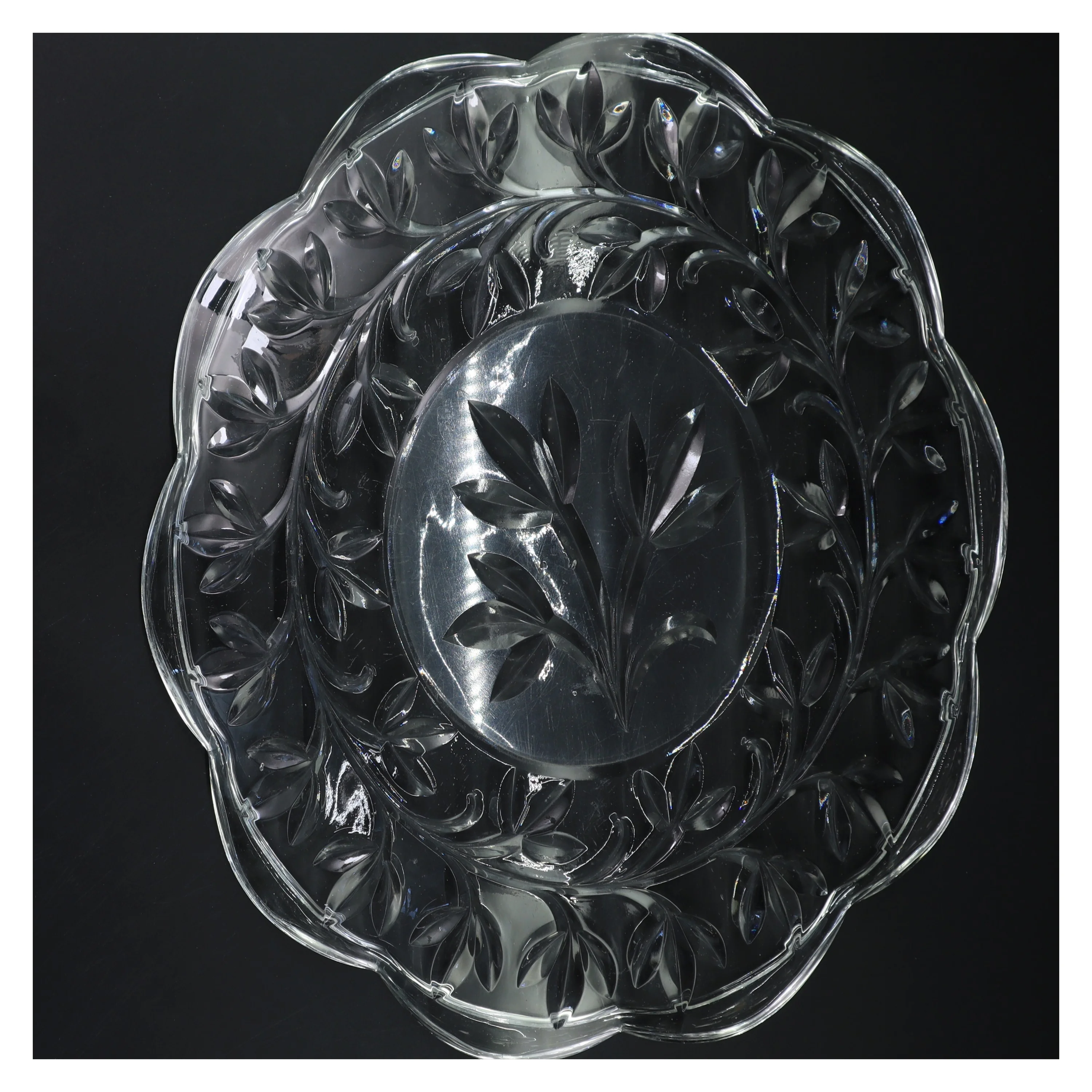 Dekorativt glasfad (str. Ø 33 cm)