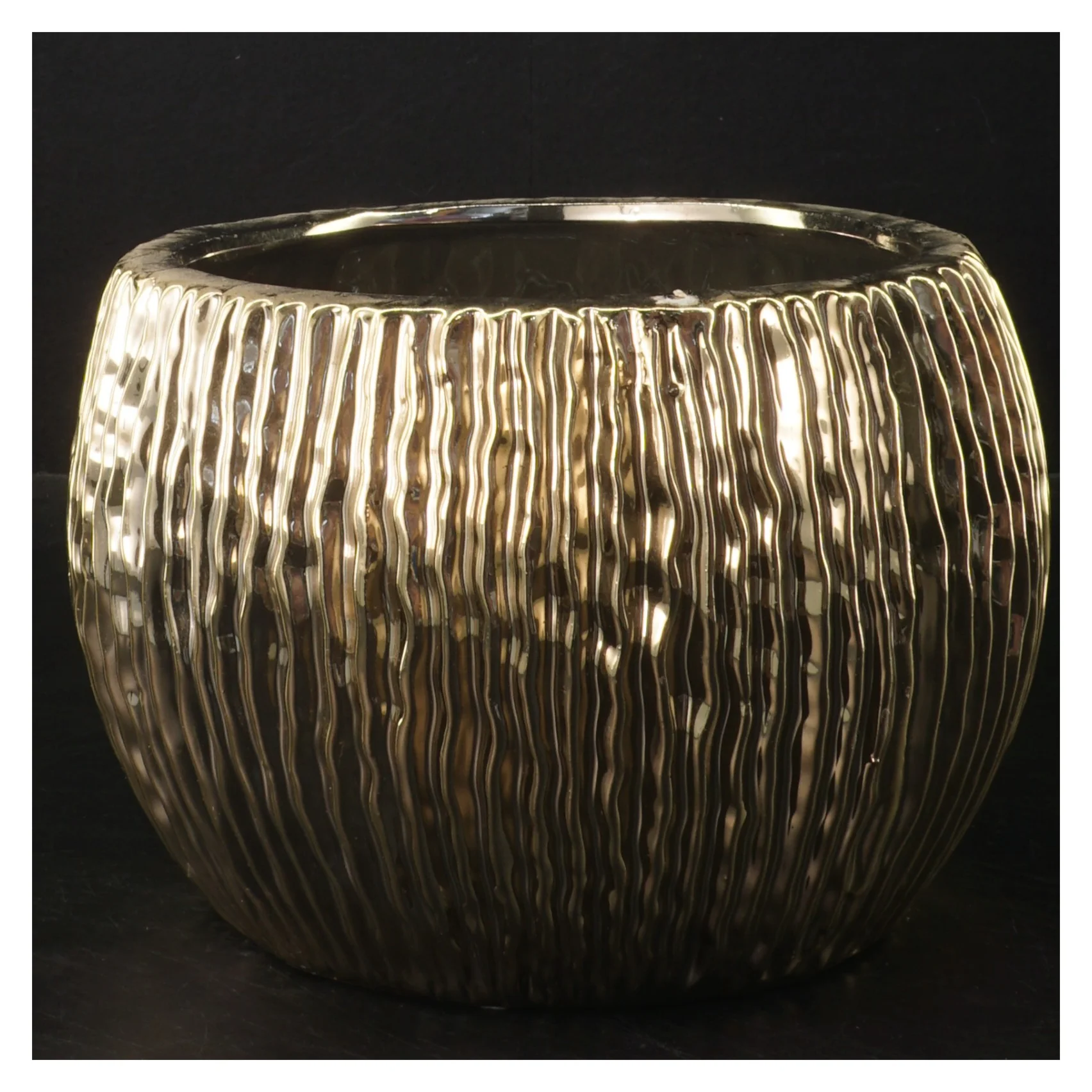 Guld vase fra Krifton (str. 13x17 cm)