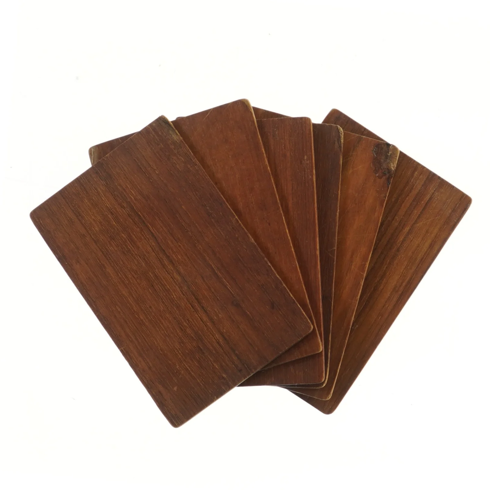 Sæt af 6 teaktræ glasbrikker (str. 6 stk 18x12 cm)