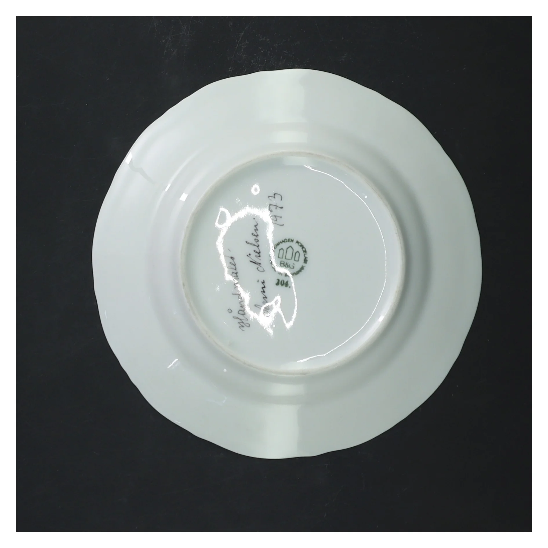 Porcelænstallerken med spillekortmotiv fra Bing Og Grøndal (str. Ø 15,5 cm)