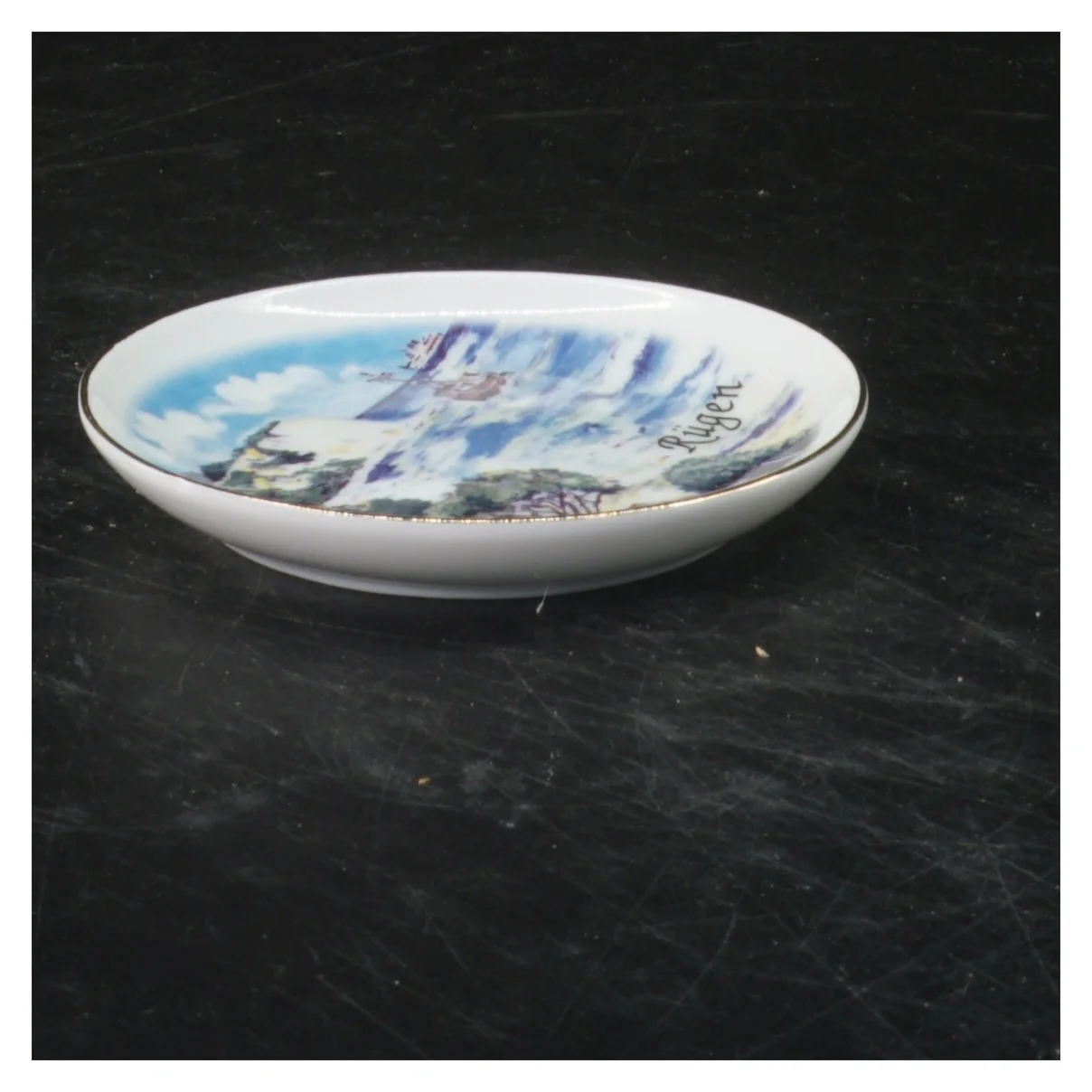 Rügen porcelænssouvenir skål fra Reutter Porzellanfabrik (str. 9,5 cm)