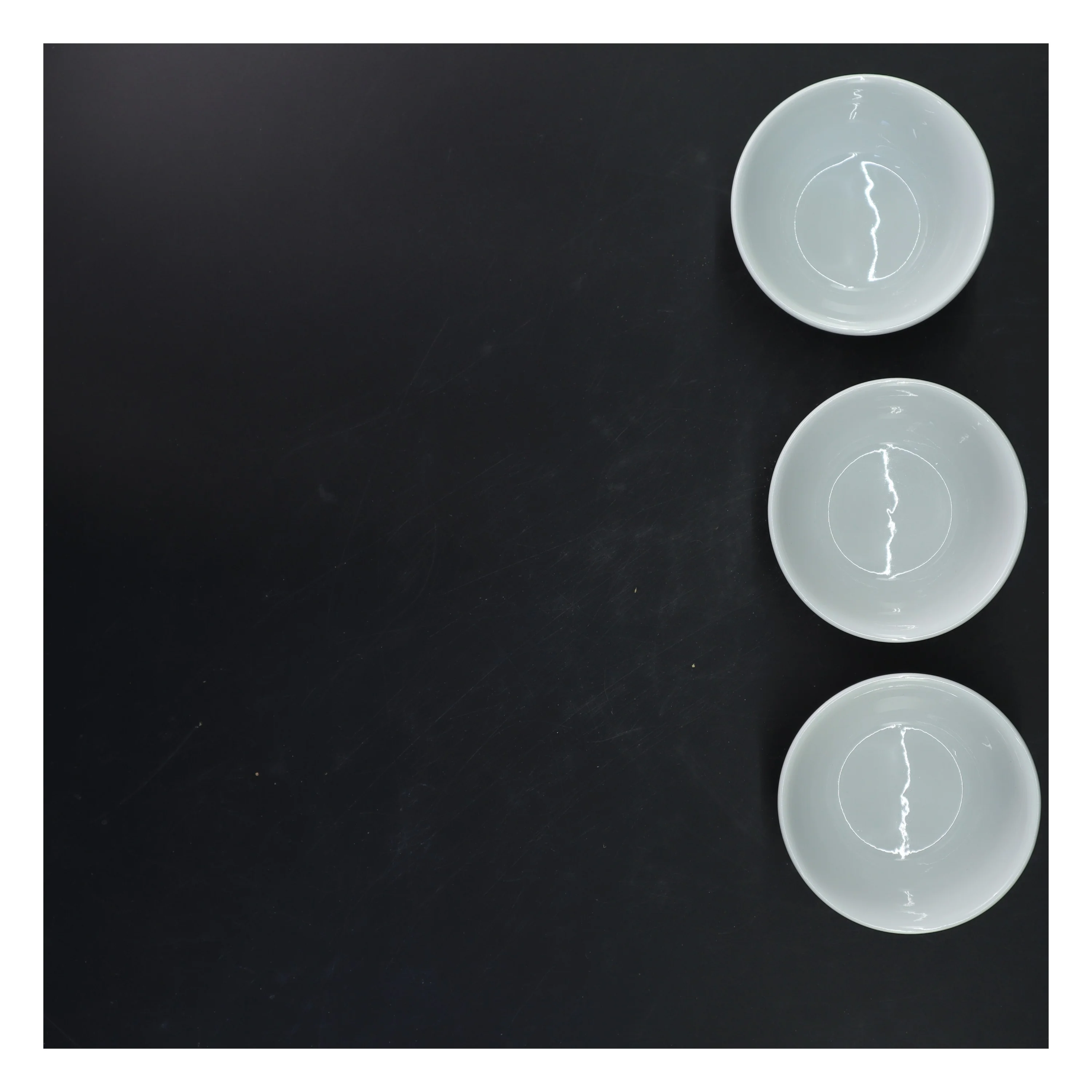 Sæt med tre hvide skåle (str. 6x10 cm)