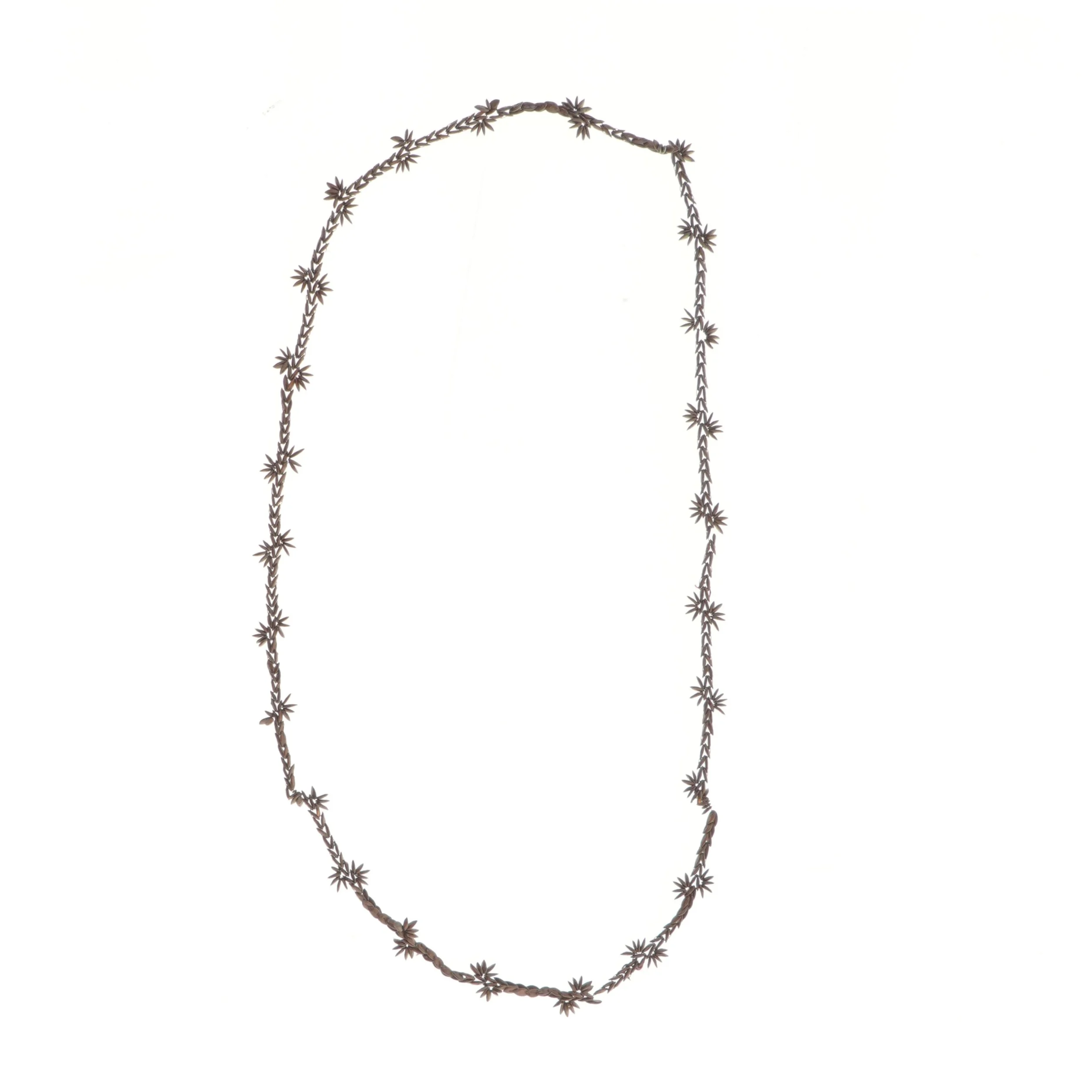 Dekorativ k&aelig;de med stjerneformede elementer (str. 110 cm)