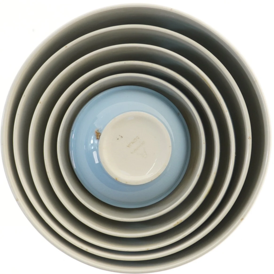 Sæt med skåle i forskellige størrelser almunia(str. Ø 10,5 & 12,5 & 15 & 17 & 20 & 22,5 cm) fra aluminia sonja