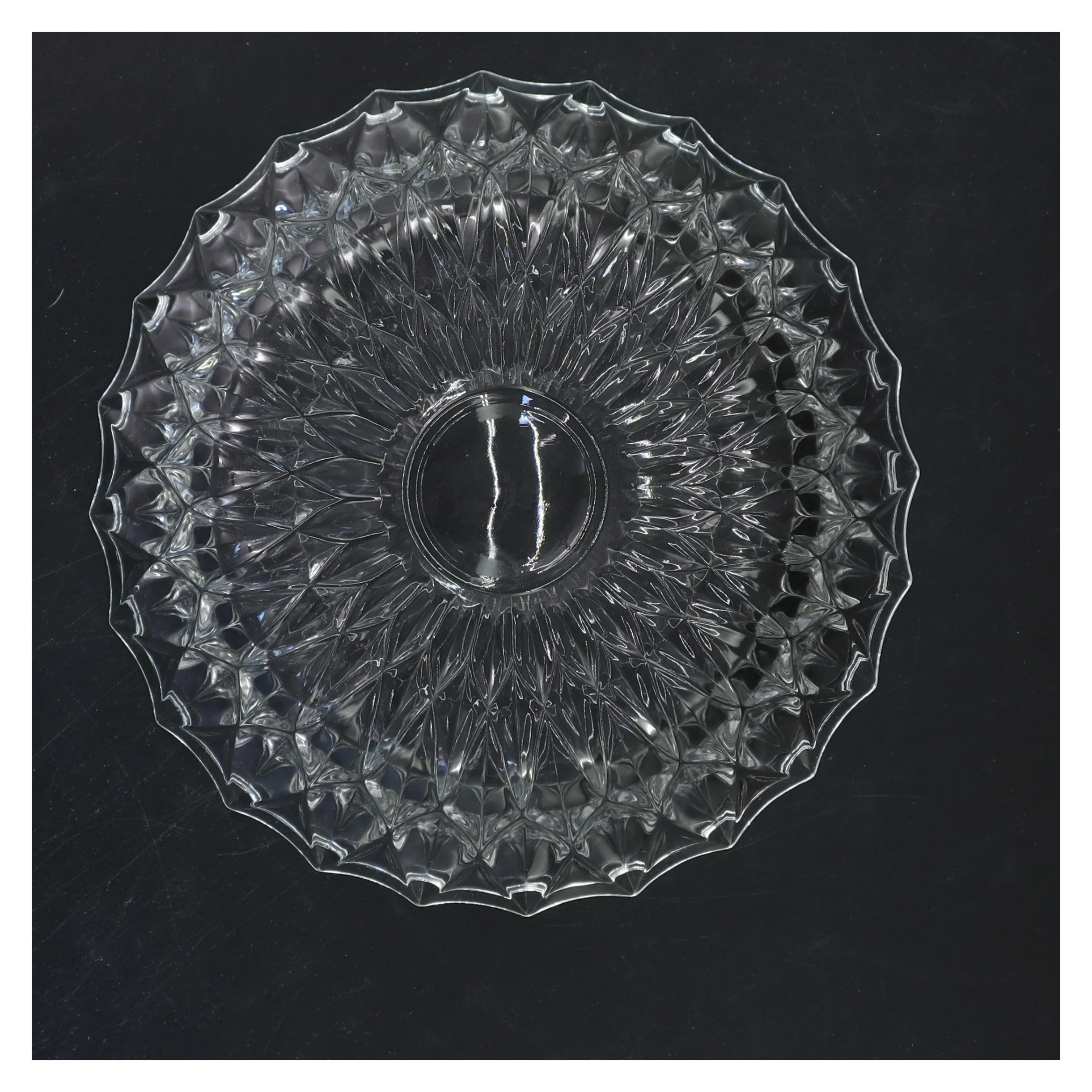 Glas skål med dekorative mønstre