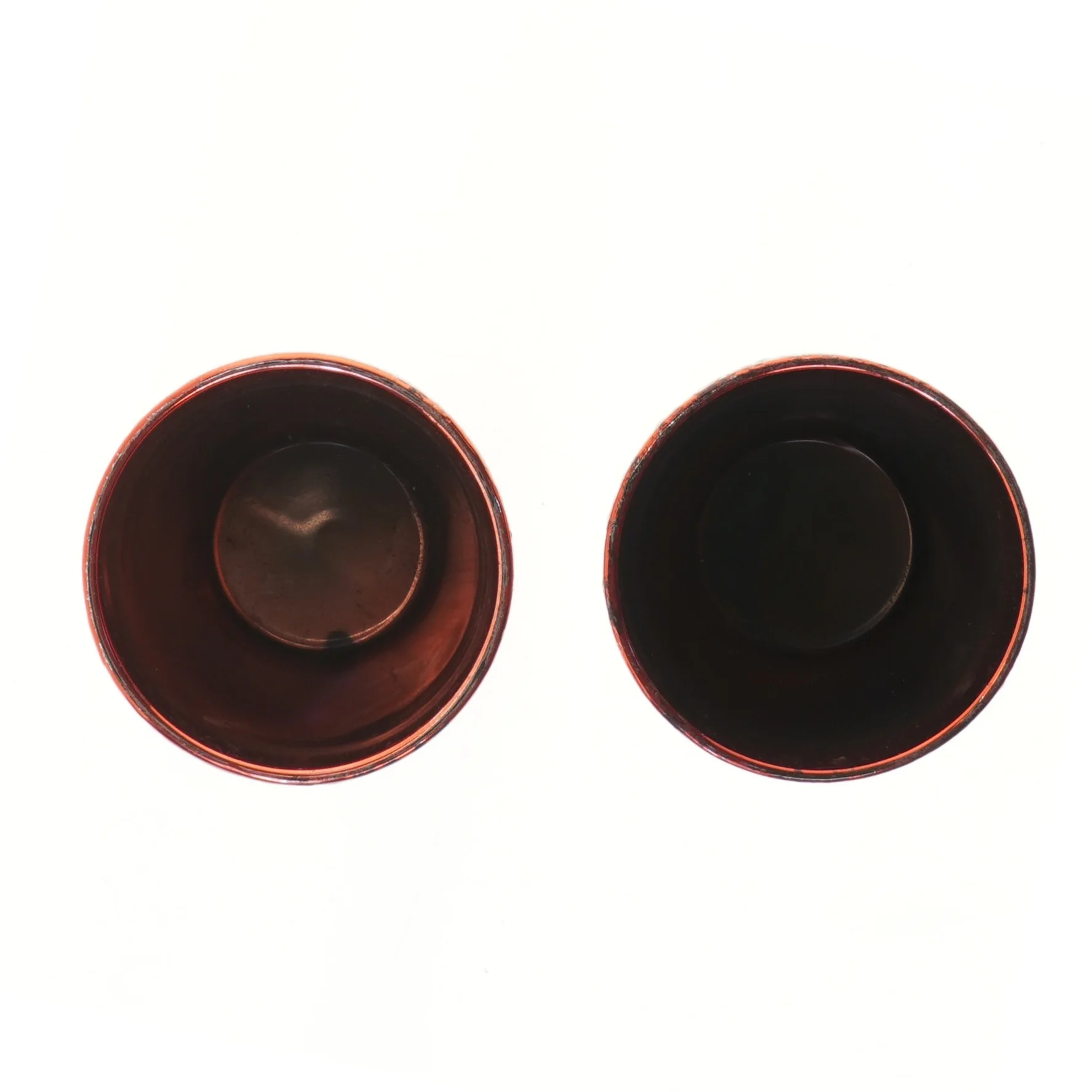 Røde dekorative urtepotteskjulere fra Krifon (str. 2 stk Ø 13,5 cm længde 12 cm)