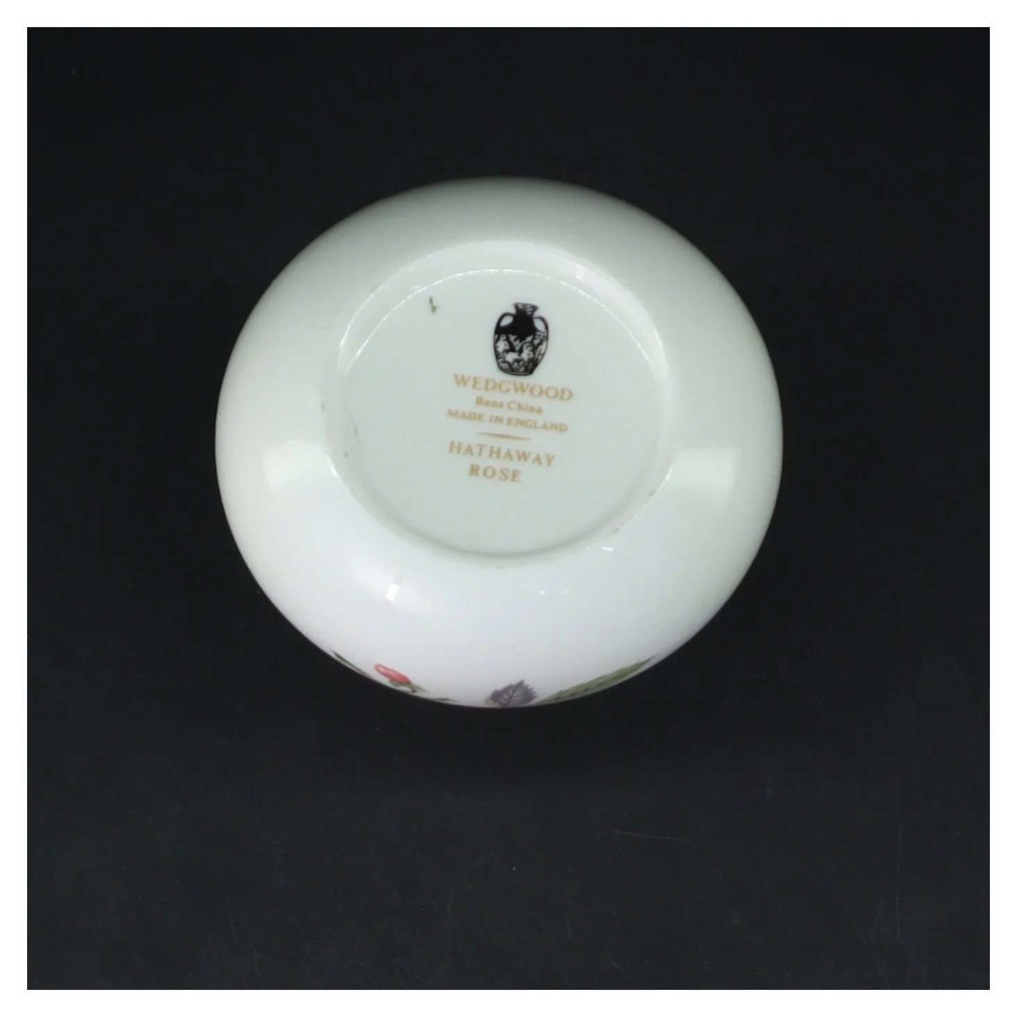 Vase med rose motiv fra Wedgwood (str. 13,5 cm)