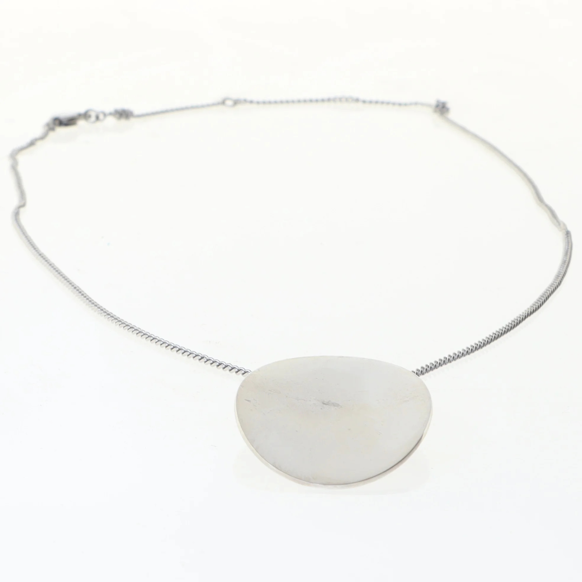 Halskæde med vedhæng (str. 50 cm)