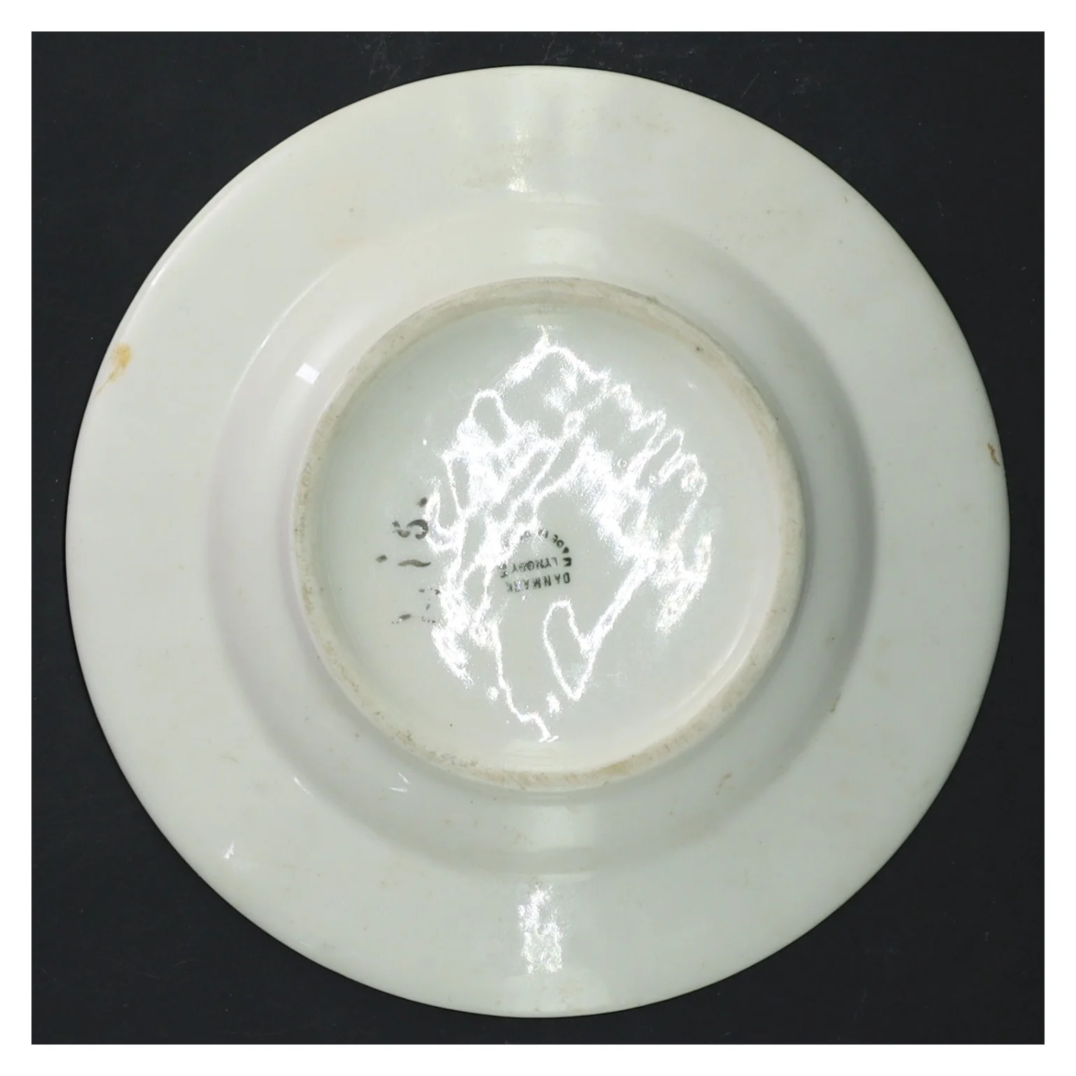 Porcelænsfad med blomstermotiv fra Lyngby (str. Ø 15 cm)