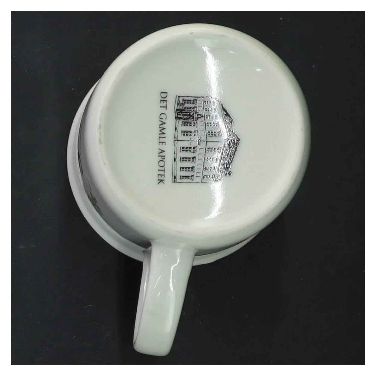 Krus med tekst: Bedste farfar i hele verden fra Det Gamle Apotek (str. Ø 8x9,5 cm)