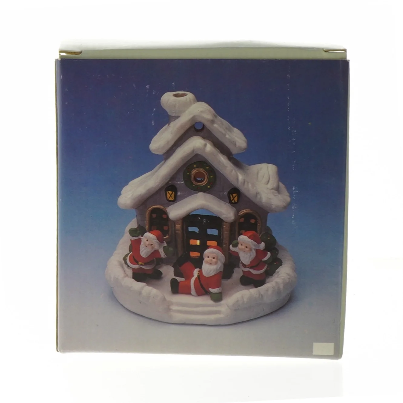 Keramik julehus med nisser, til lys