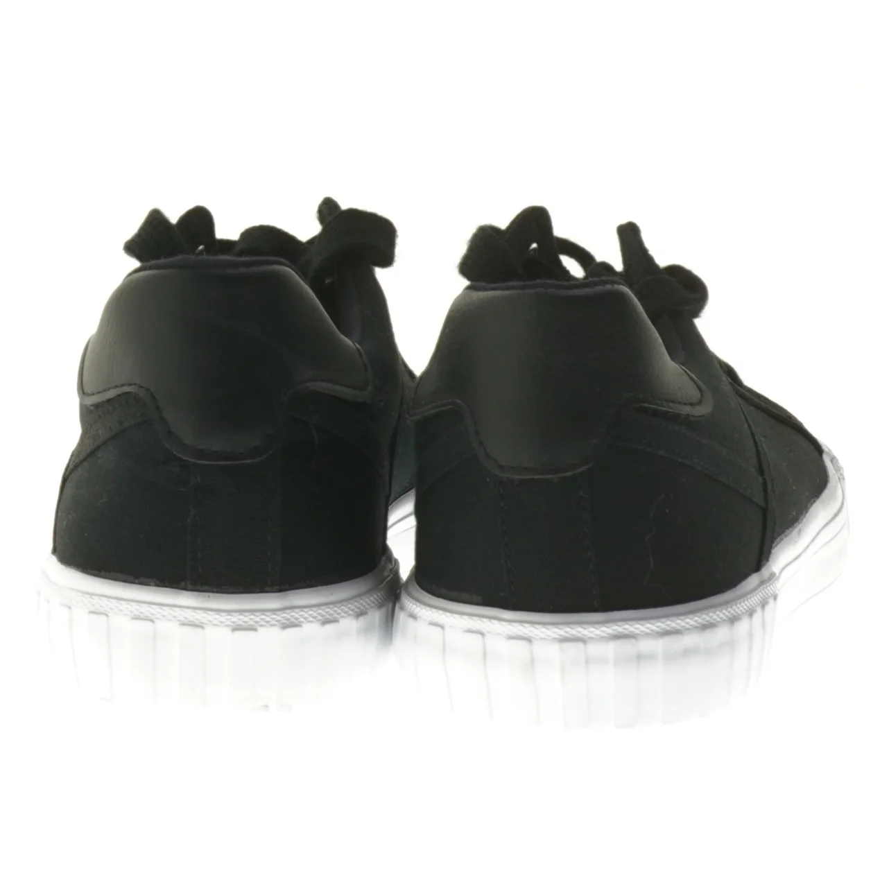 Nye, sorte sneakers i lærred fra Graceland (str. 39 )