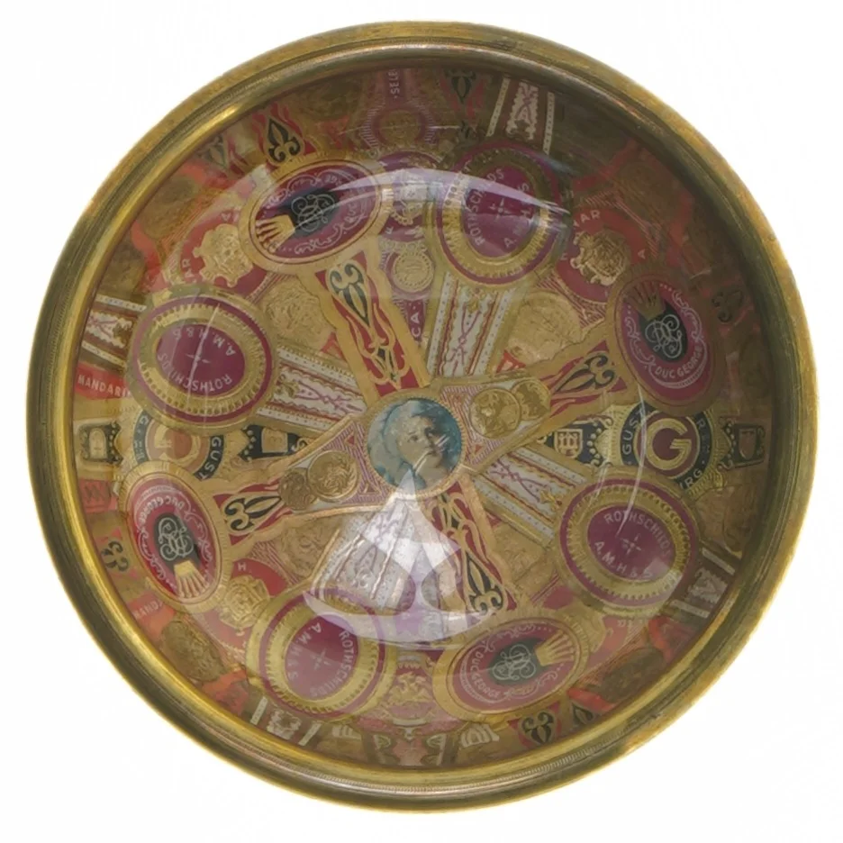 Antik skål med cigarmærker og messingkant (str. Ø 11,5 cm)