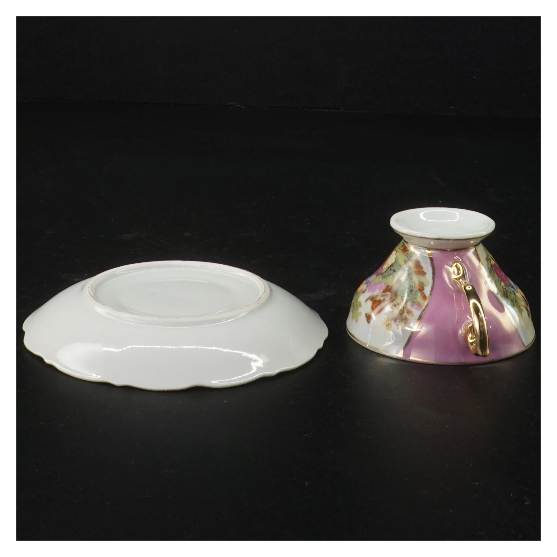 Porcelænskop og underkop (str. Diameter 11,5 cm op 7 x 4 cm)