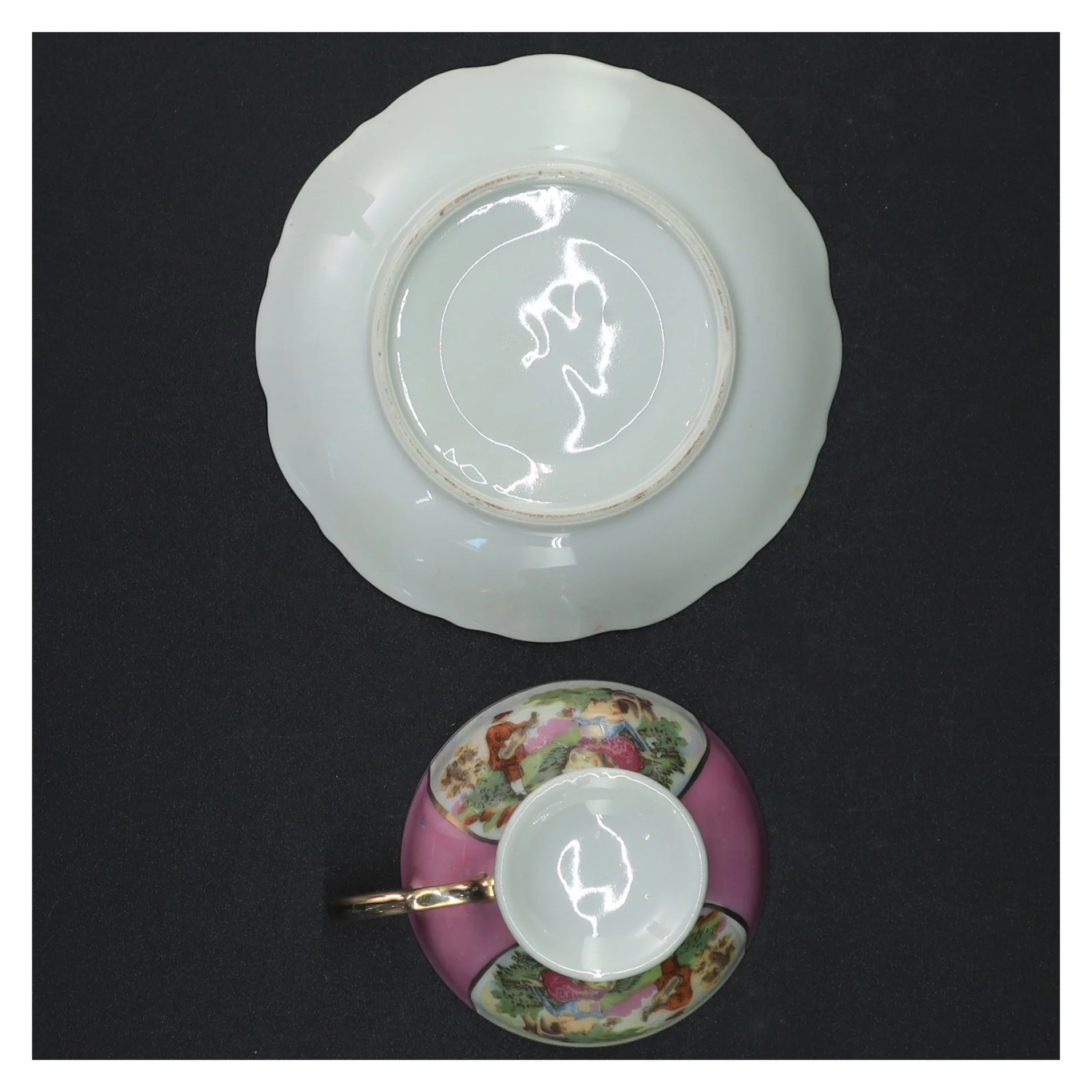 Porcelænskop og underkop (str. Diameter 11,5 cm op 7 x 4 cm)