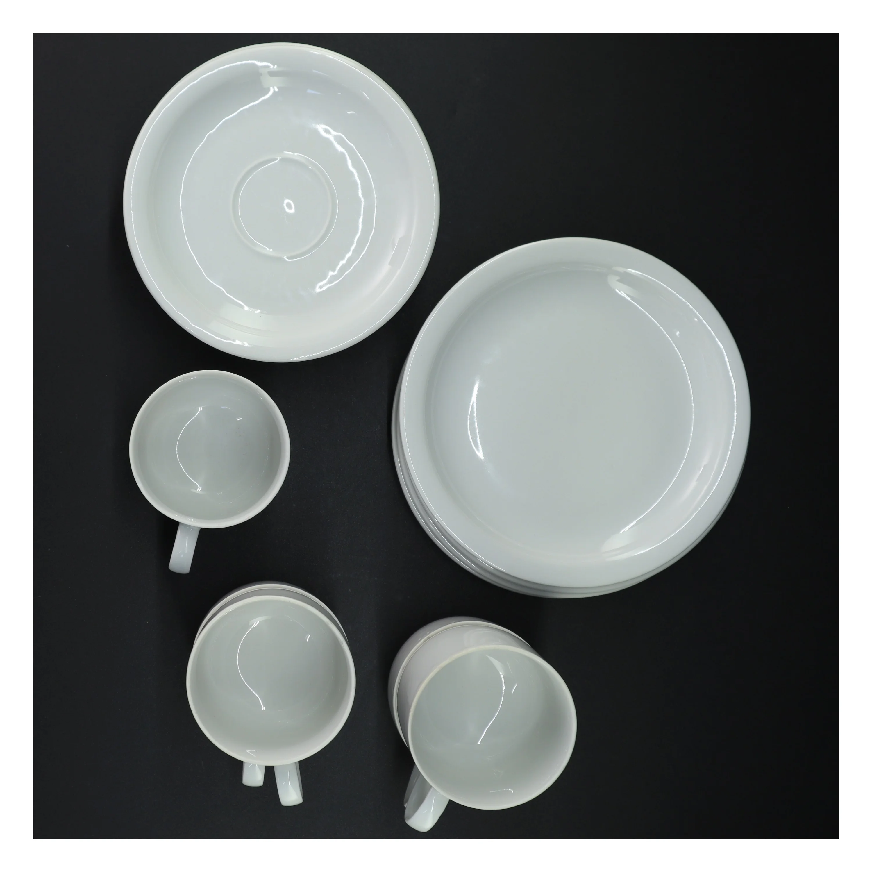 Kaffekopper med tallerkener af tallerkener fra Winterling (str. Diameter 17 cm og 15 cm kop, 7,5 x 7 cm)