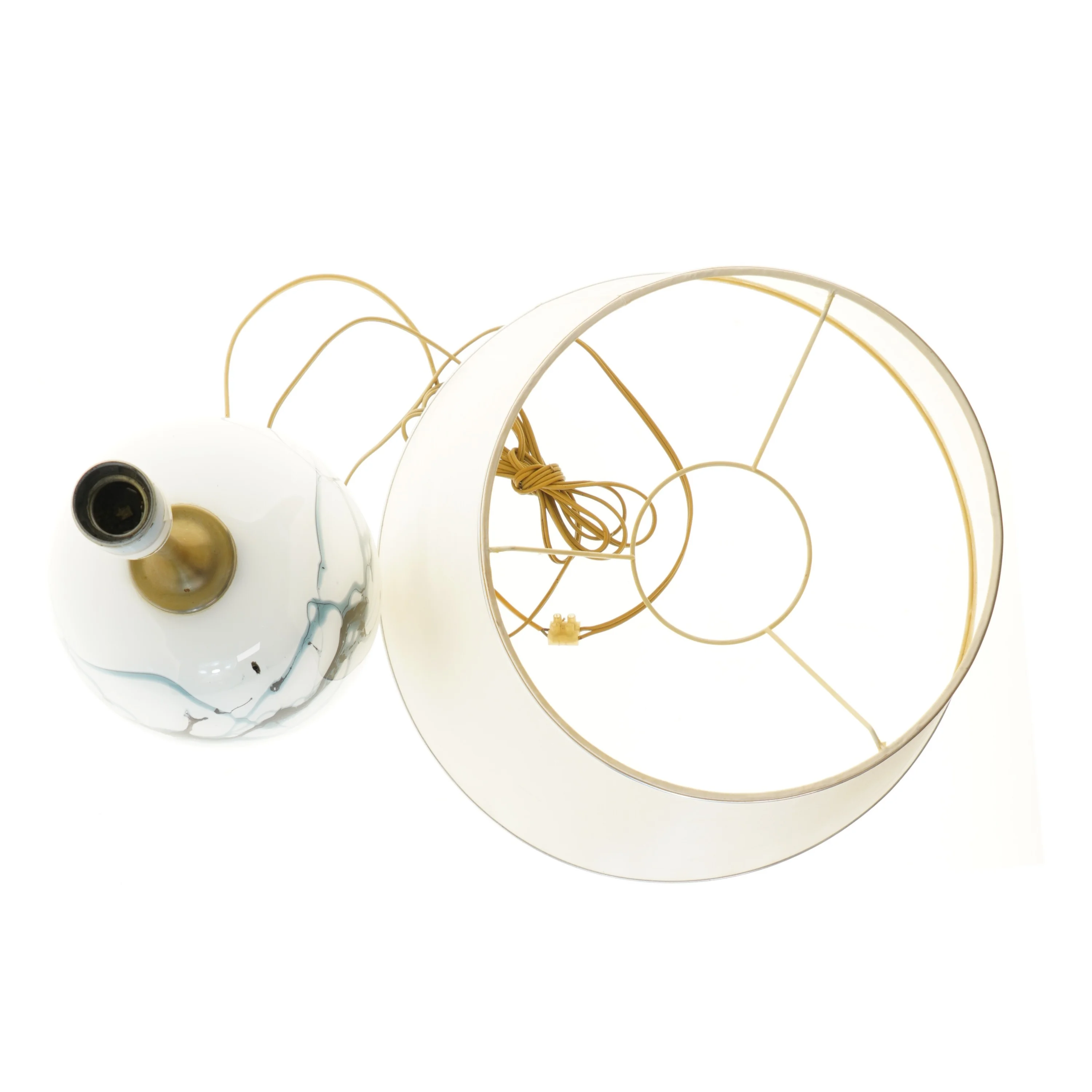 Stor Holmegaard bordlampe, model "Sakura", opalglas