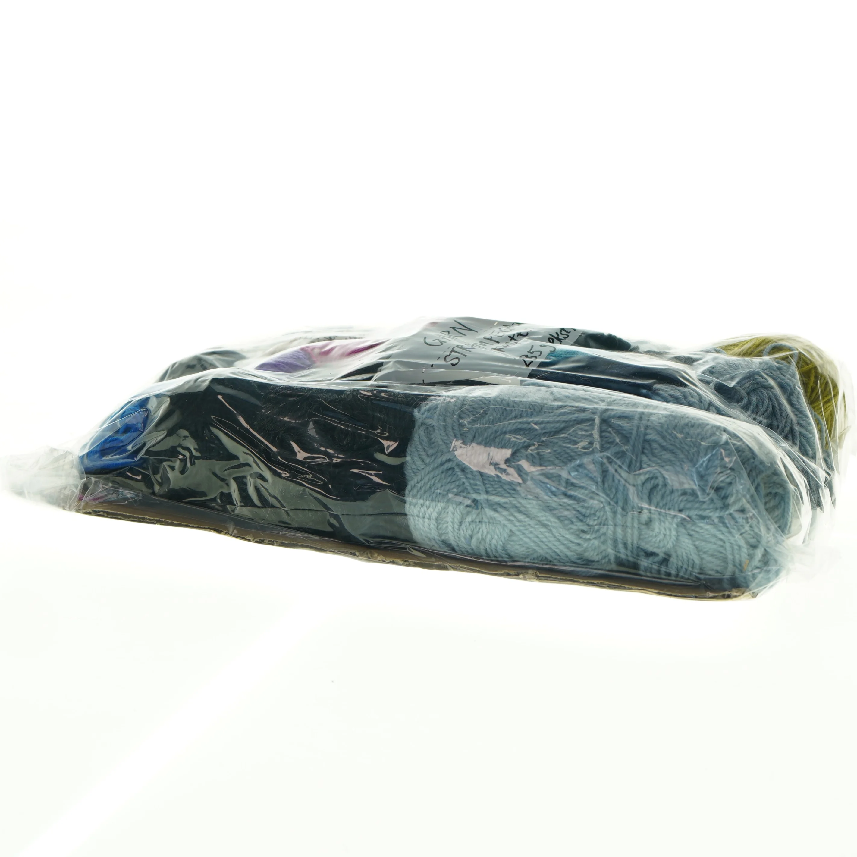 Rester af strømpegarn i mange nuancer (285 gram) 