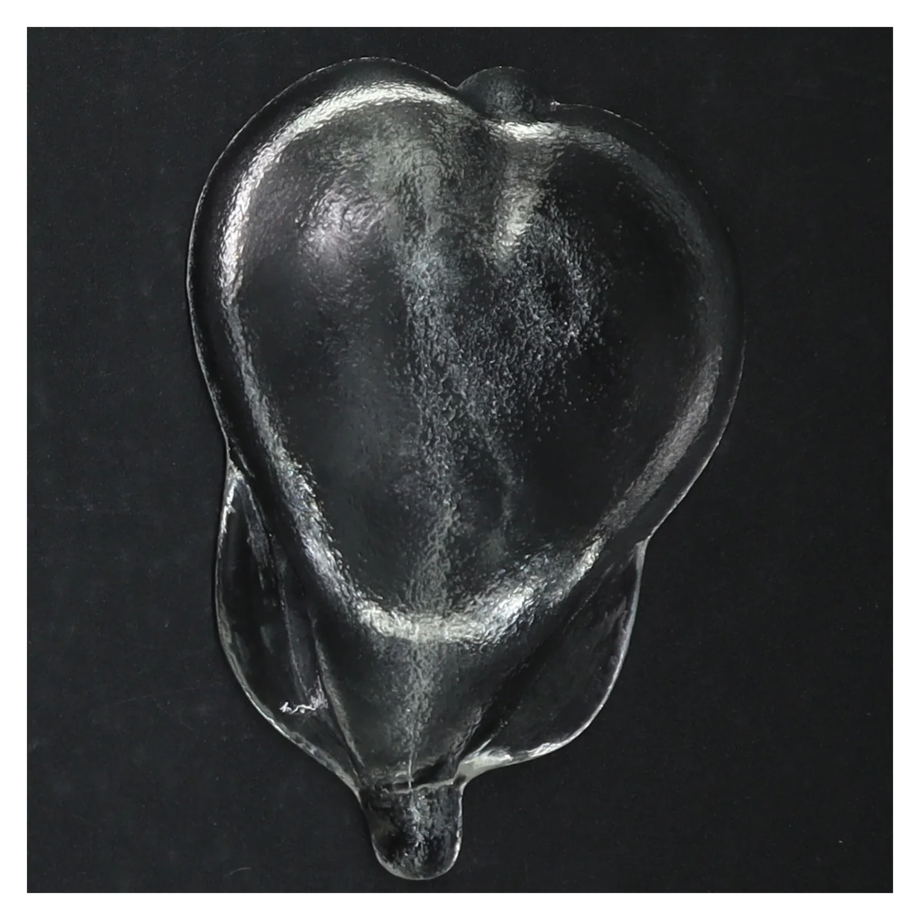 Lille glasskål formet som en pære (str. 13,5 x. 9,5 cm)