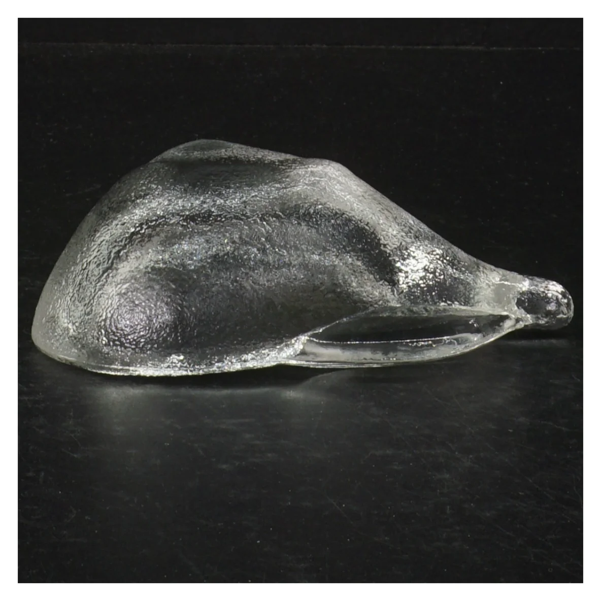 Lille glasskål formet som en pære (str. 13,5 x. 9,5 cm)