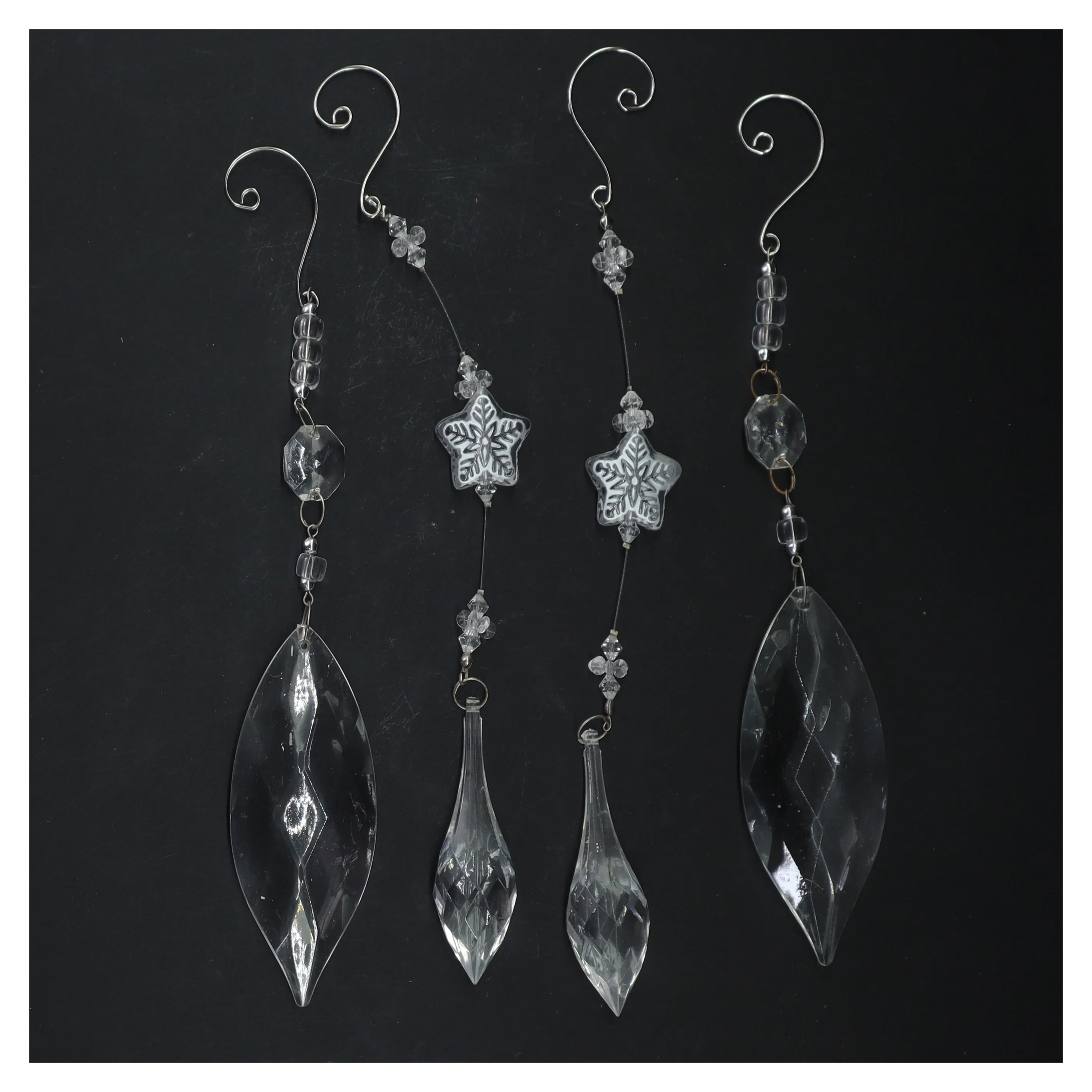 Glas ophæng med perler (str. 24 cm)