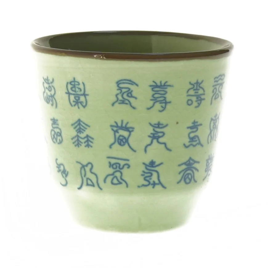 Grønne keramikkopper med blå skrift (str. Ø 8x7,5 cm)