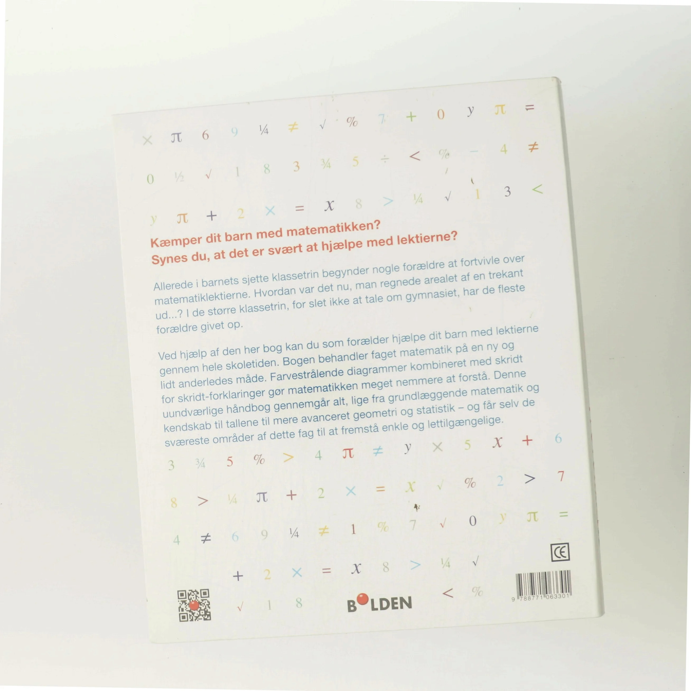 Hjælp dit barn med matematik gennem grundskolen og gymnasiet af Carol Vorderman (Bog)