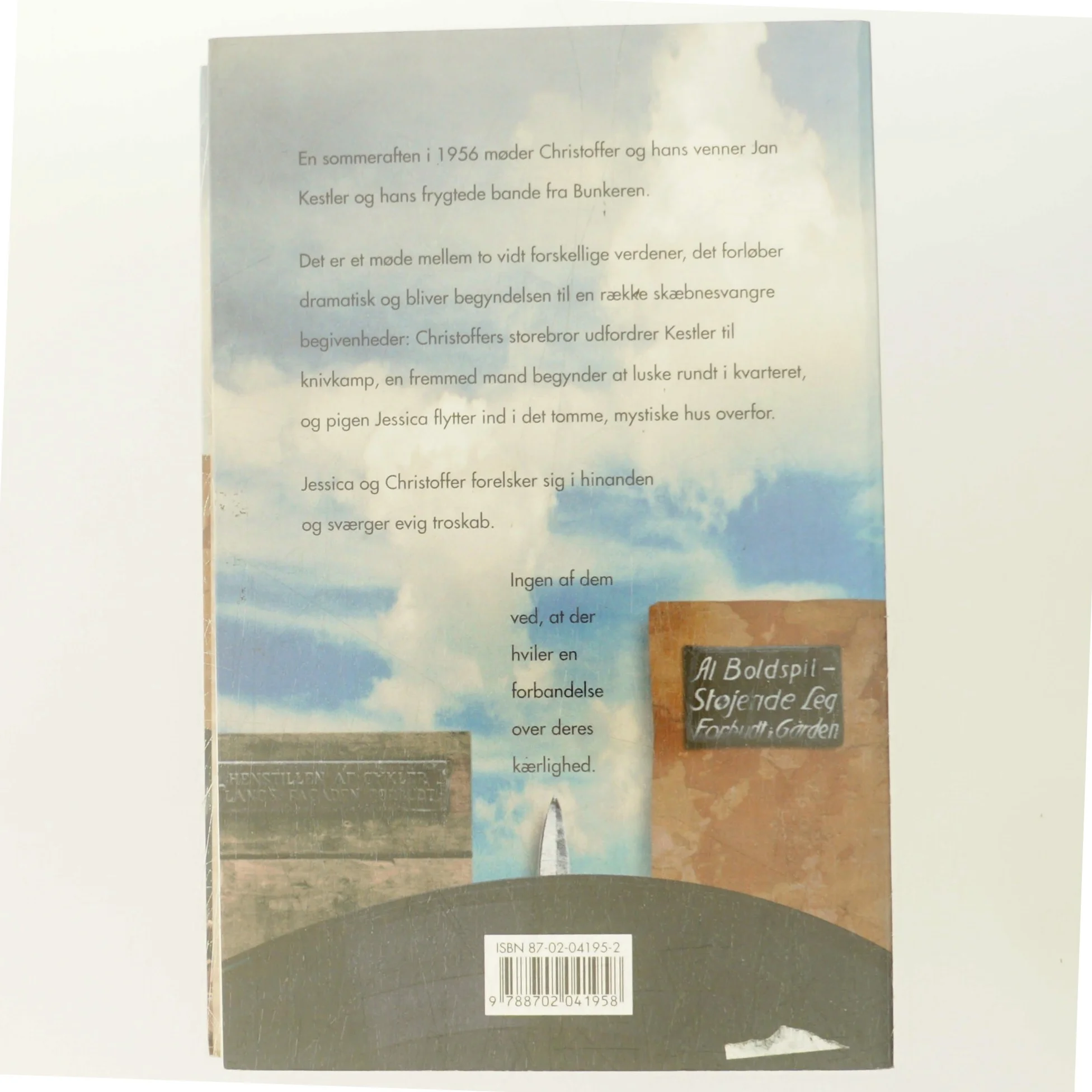 Evig troskab : scene: et sted i Danmark : tid: for halvtreds år siden : roman af Morten Sabroe (Bog)