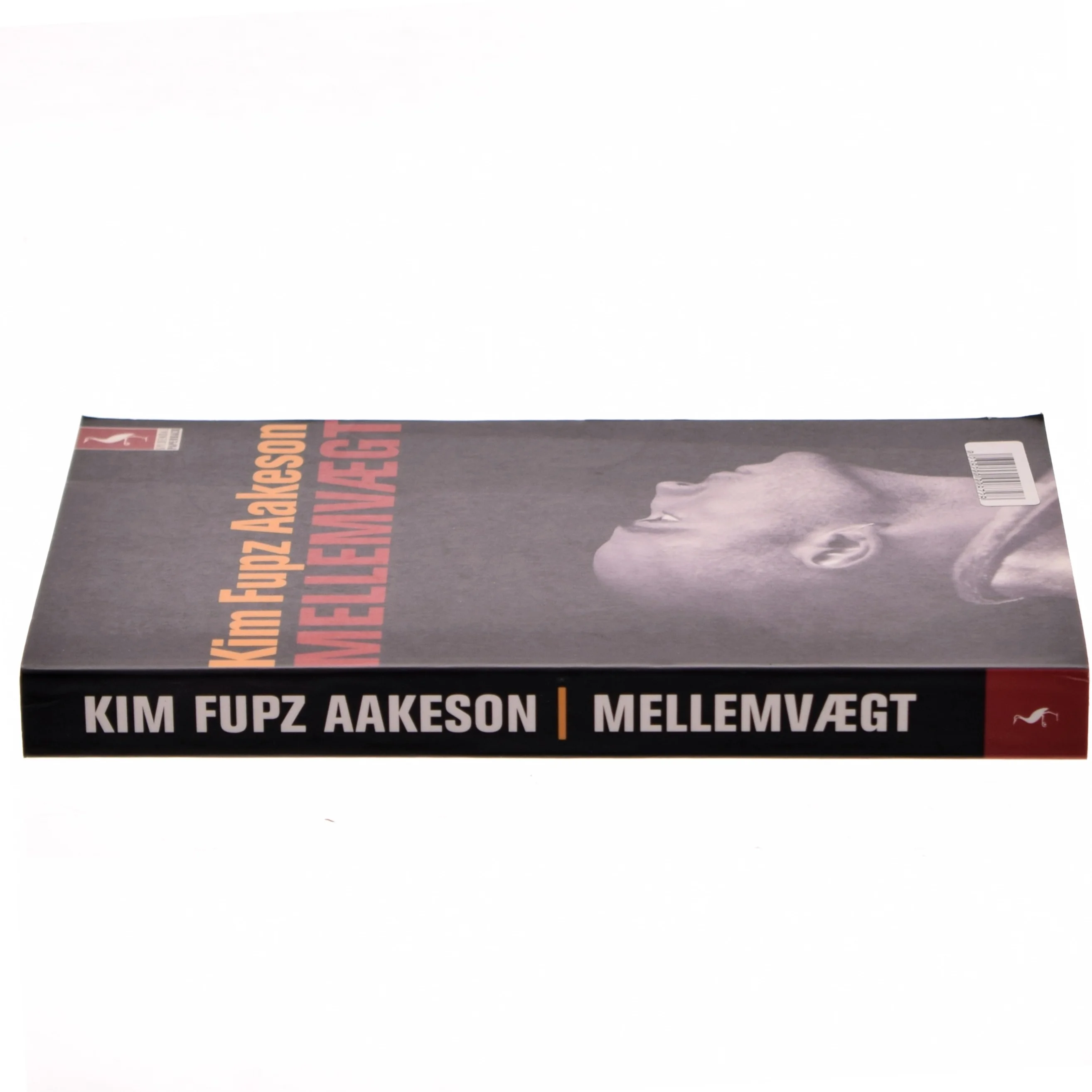 Mellemvægt : roman af Kim Fupz Aakeson (Bog)