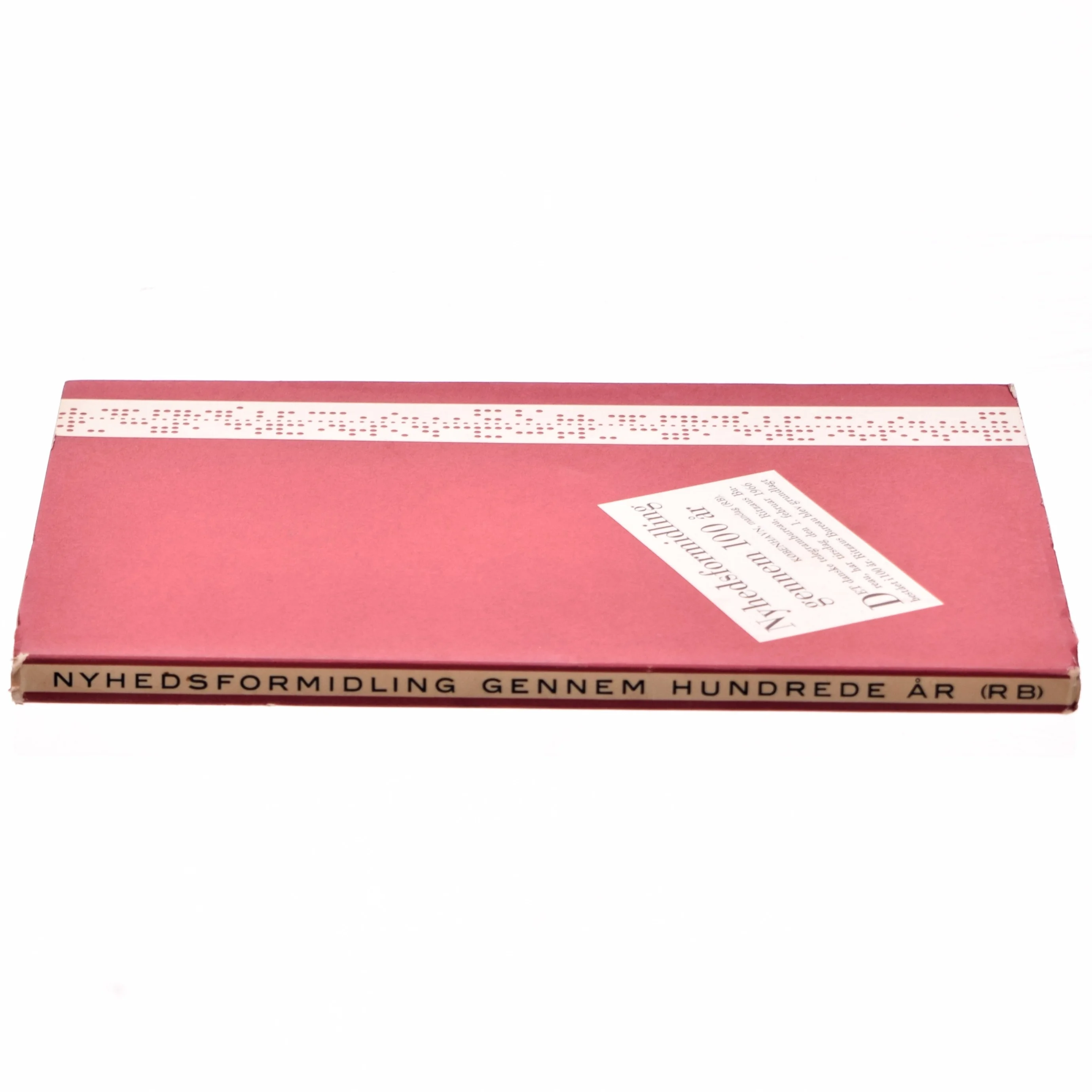 Nyhedsformidling gennem 100 år (bog)